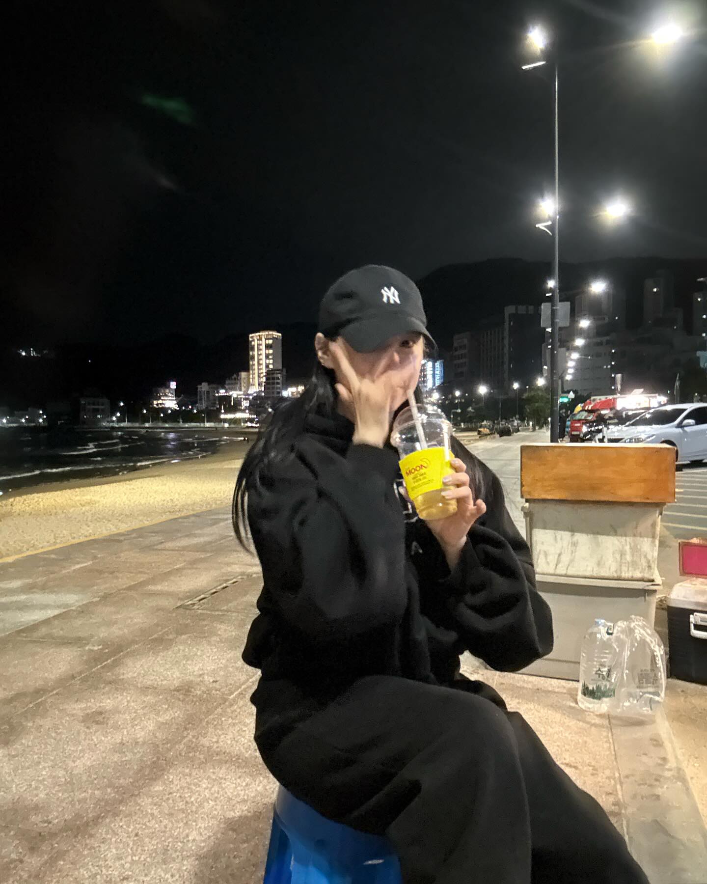 이번년도는 제대로남긴 사진하나 없이 벌써 연말맞이🙃
한주한주 금방가버리네 아쉬워.. 크리스마스에 눈이나 오면 좋겠다! 
.
.
.
#폰초기화이슈 #생얼주의 #연말 #부산