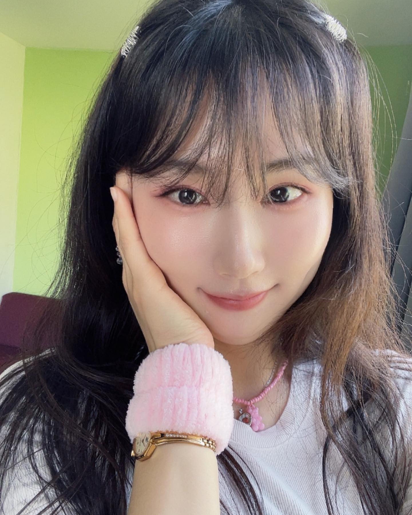 Pink🎀💖💕 random item from #aliexpress😝
.
.
.
.
.
#런던여행 #세계여행 #세계여행자 #worldtour #wouldtourists #worldtrip #worldtraveler