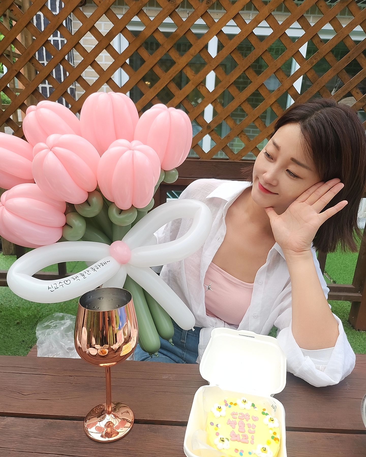 가평🏊‍♂️🏖🥩(승아👭)
1박 2일은 너무 짧다구
여자 양궁 보는데 짜릿해👍
.
담주부터는 독서 명상 운동
#회복중 #김민지찾기 #나다운게뭔데