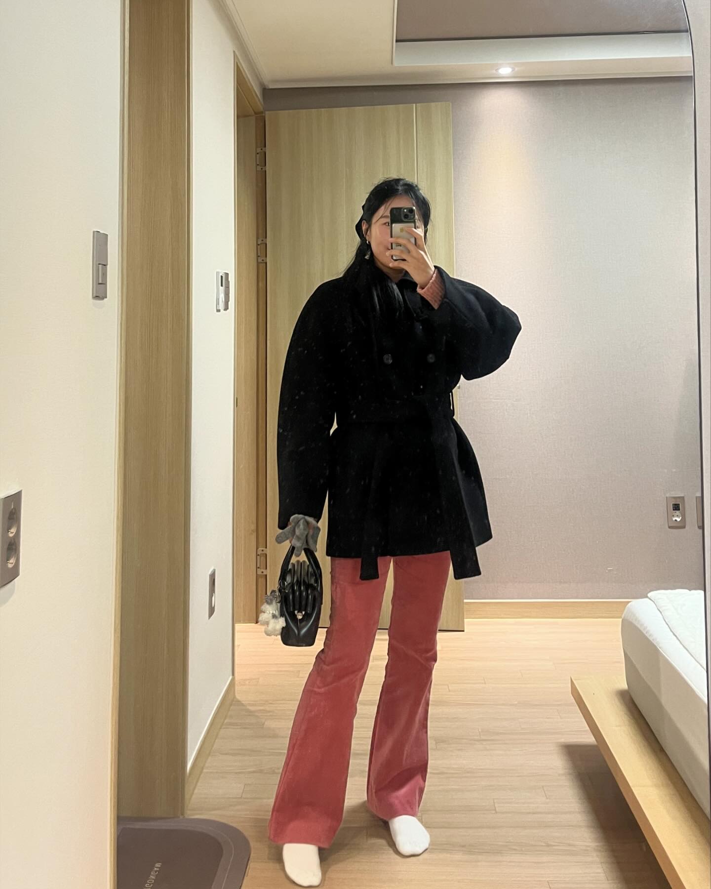 #오늘의출근룩 분홍소세지룩..💖 뇸뇸
핑크에 환장한 사람은 아닙니다😌

#나형_데일리룩 #출근룩코디 #출근룩 #출근룩기록 #코디기록 #코디모음 #직장인룩 #직장인룩코디 #코디맛집