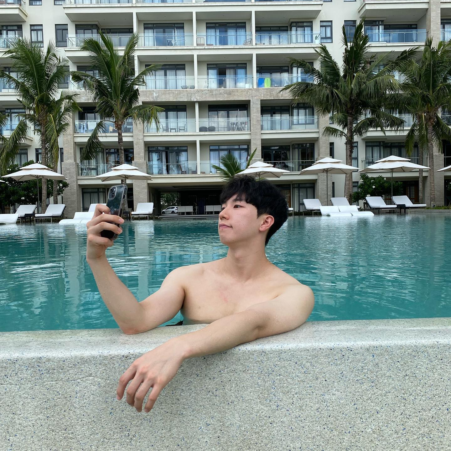 망고,무빙,수영 중에 수영🏊‍♂️