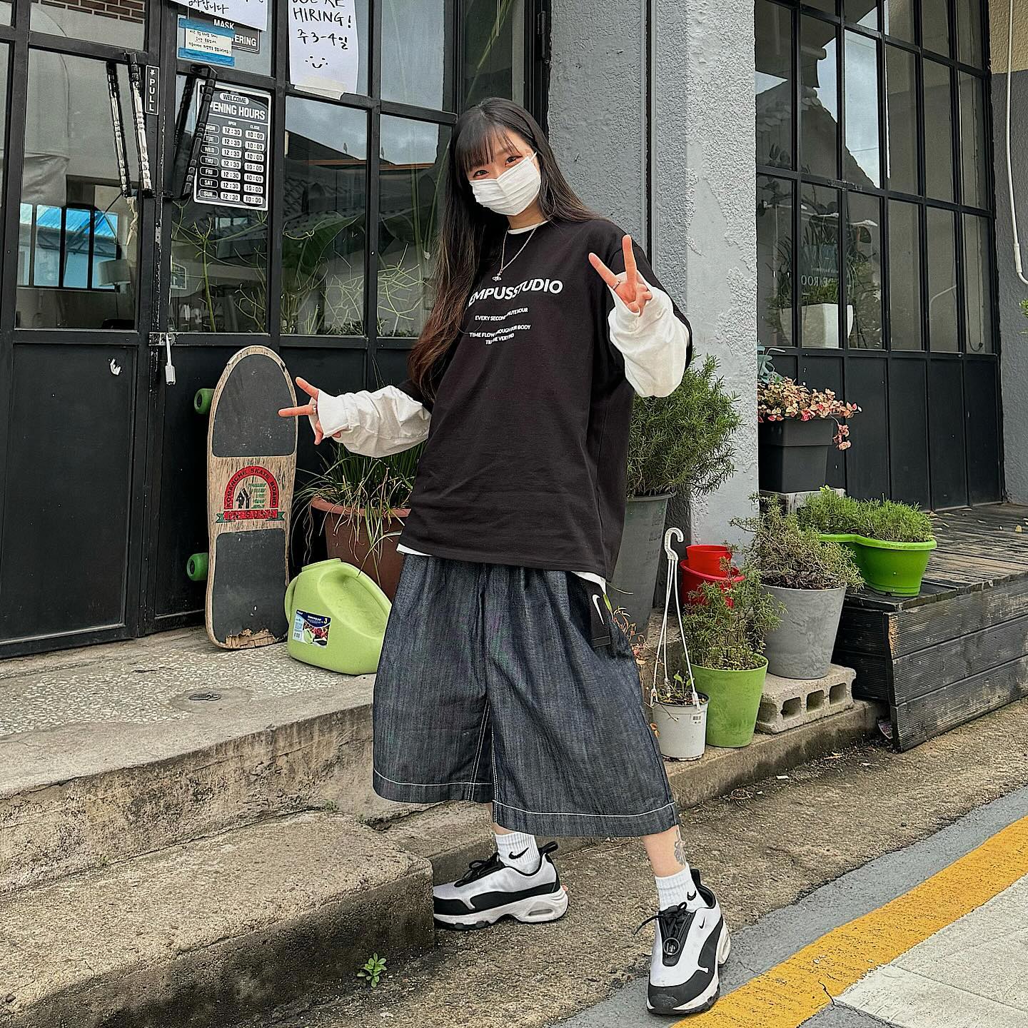 #tempus #tempusstudio #템푸스 #템푸스스튜디오 
tempusstudio tempusstudio_with 
반팔티 이뿌지? 기엽지? 멋있찌? 그렇지?🖤