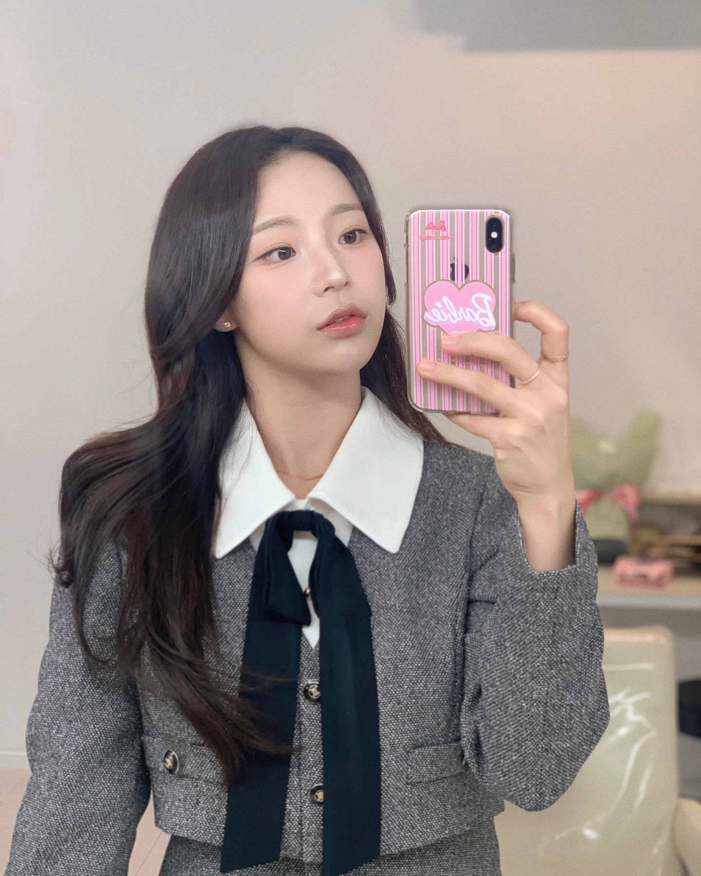 울집 큰공쥬 시집가는날🎀🤍 :) 
👰🏻‍♀️울언니 넘예쁘고,,!! 형부랑 행복해~~👩🏻‍❤️‍👨🏻

메이크업은 mup_sy  연예인 만들어주심..
맨날 원댱님한테 헤메 받고싶어...🥹또갈께용🫶🏻🤍