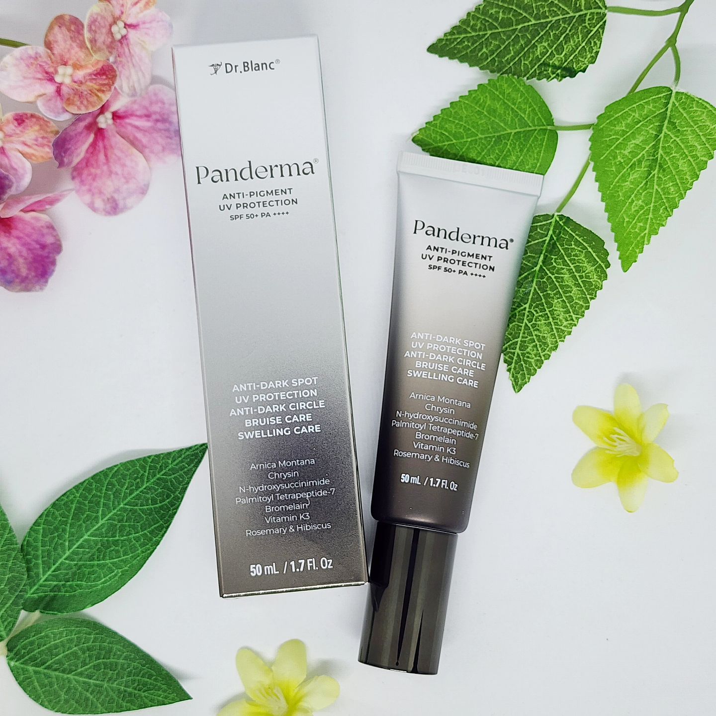 #협찬
[닥터블랑 팬더마크림 선크림 자외선차단제 (SPF 50+, PA++++) ]

요즘 너무 더워요 증말😝
해도 너무 뜨거워서 잠깐 외출에도 선크림 꼭꼭 바르려고 해요~

이렇게 더운데 끈적이고 묻어나고 그러면 정말 속상하죠잉??

닥터블랑의 팬더마선크림은

끈적임은 물론 땀이나 물에 묻어나지도 않고
백탁현상도 1도 없는 혼합자차 선크림이에요

미백, 주름개선, 자외선 차단 등의
식약처 인증 3중 기능성 화장품이니 더욱 좋구요^^

그리고 요 팬더마 크림에는 다크써클개선에 효과적인 '하록실'이라는 유효성분이 함유되어 있어
축적된 색소인자가 제거되어 다크써클 관리에 도움이 된답니다

그리고 요 선크림은
유명 성형외과나 피부과에서는 시술 혹은 수술 후에 멍이나 붓기 관리용으로도 사용하기도 하고

피부보습은 물론 장벽을 강화시켜 재생효과까지 있으니 자외선 차단뿐 아니라 건강한 피부관리까지 함께 가능하답니다~

무엇보다 펌핑 타입으로 되어 있어 
위생적으로 사용할수 있는것도 큰 장점인거 같아요^^

https://www.coupang.com/vp/products/8147339450?itemId=23170930550&vendorItemId=90203690203&q=%ED%8C%AC%EB%8D%94%EB%A7%88+%ED%81%AC%EB%A6%BC&itemsCount=36&searchId=2613a871035341bb9b81ef05603c39dd&rank=1&isAddedCart=

#선크림 #썬크림 #팬더마 #자외선차단제 #선크림추천 #썬크림추천 #남자선크림 #유기자차 #무기자차 #닥터블랑 #TNS
