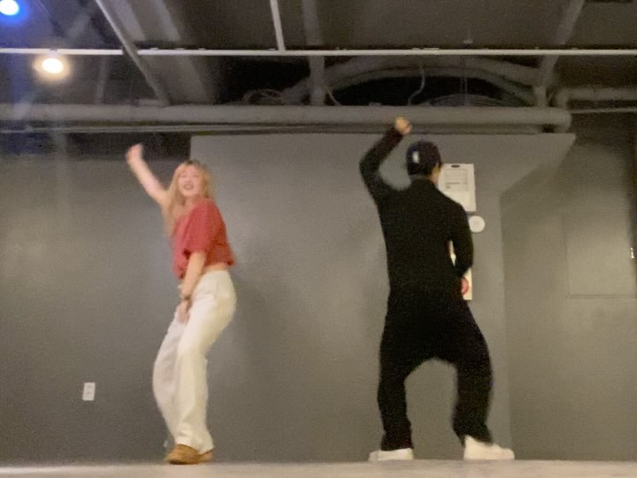 Fly girl✨💅🏻🎀💃

#choreo yenalee____ 
#song flolikethis missymisdemeanorelliott - Fly Girl