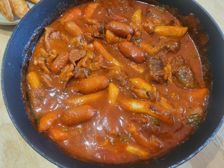 백년가게 신가네정읍국밥 곱순떡 곱창순대떡볶이 캠핑 밀키트 추천