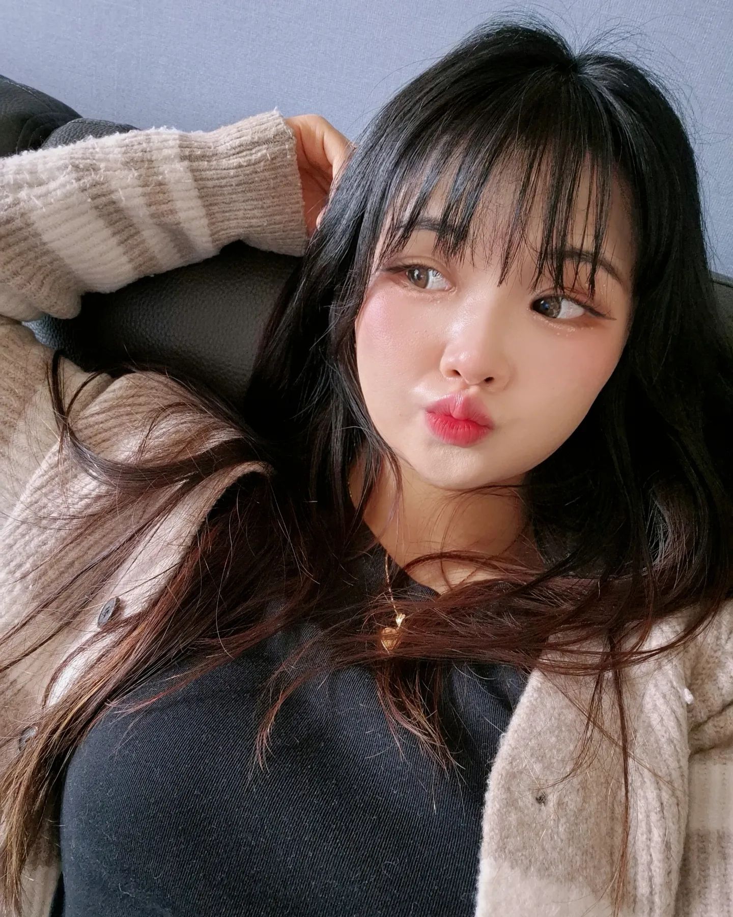 24.03
날씨 너무 쥬타!!!
봄봄봄봄 봄이왔어요~
놀러가자아아아🌸

#봄 #날씨좋다 #율꽁이 #셀카 #일상 #셀스타그램 #셀피 #selfie #데일리 #좋아요 #맞팔 #소통 #daily #선팔 #ootd #팔로우 #얼스타그램 #좋아요반사 #좋반 #instagood #selca #오오티디 #f4f #인친 #follow #선팔하면맞팔 #데일리룩 #instadaily #인스타그램 #인스타