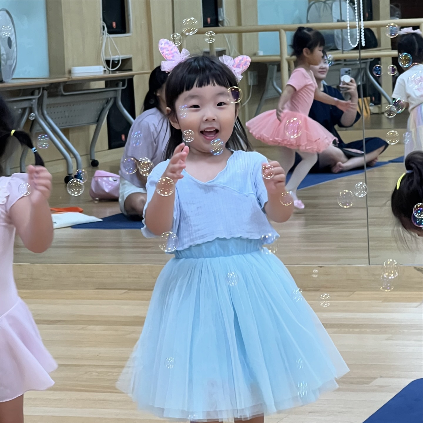 +1031
넘나 좋아하는 발레문센 마지막날🩵
엄마 몸 회복되면 바로 다시 등록해주꾸마잉;)
#어제#발레할때제일행복해