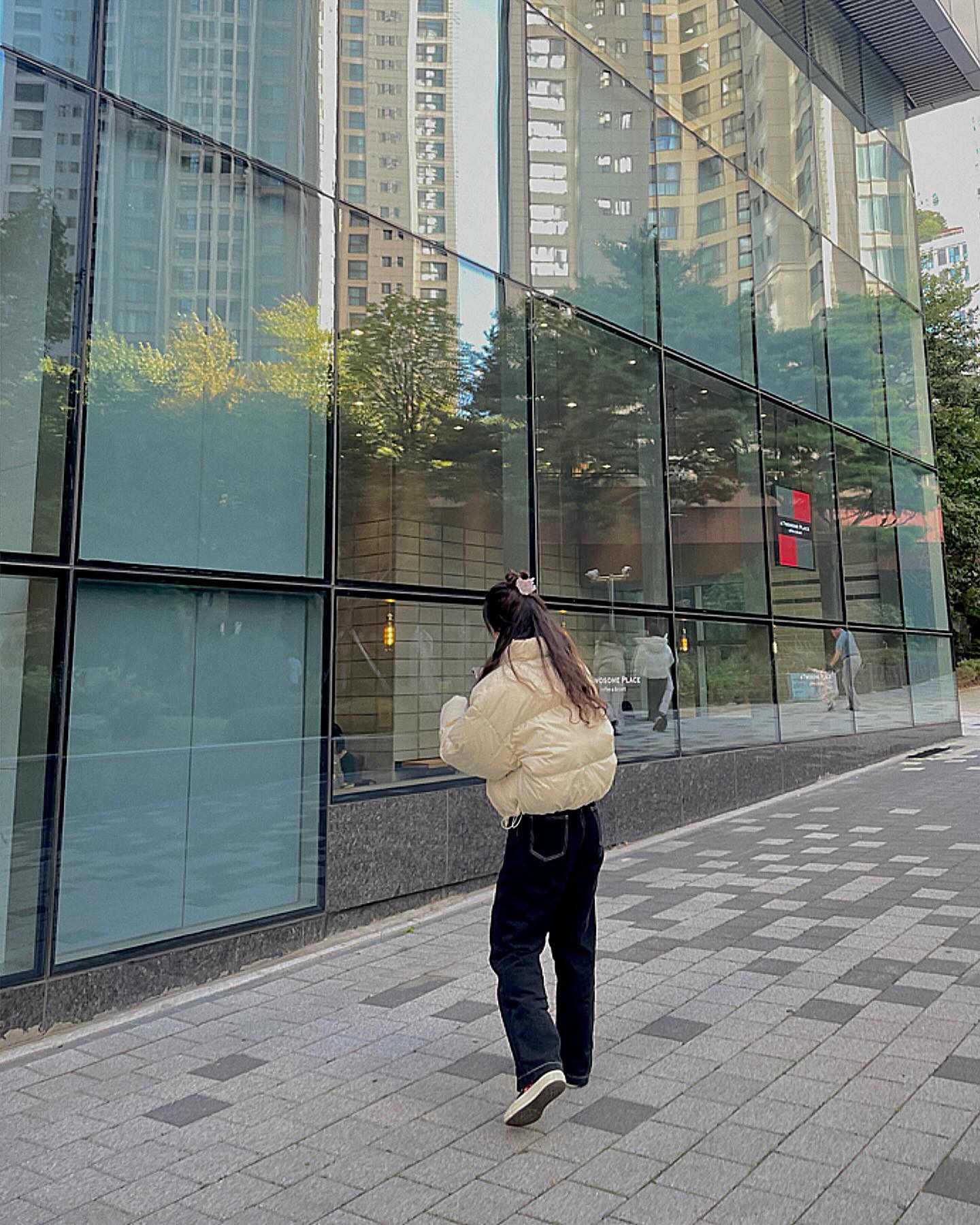 색감맛집 케즈에서 패딩 나오자마자 바로 입어버리기🫶🏻
머리도 안감고 후줄근하게 나왔는데도 거울샷 못 참게 하는 매력 어떡할건데ㅠ

#겨울준비 #신상패딩
#Keds #23FW #newcollection