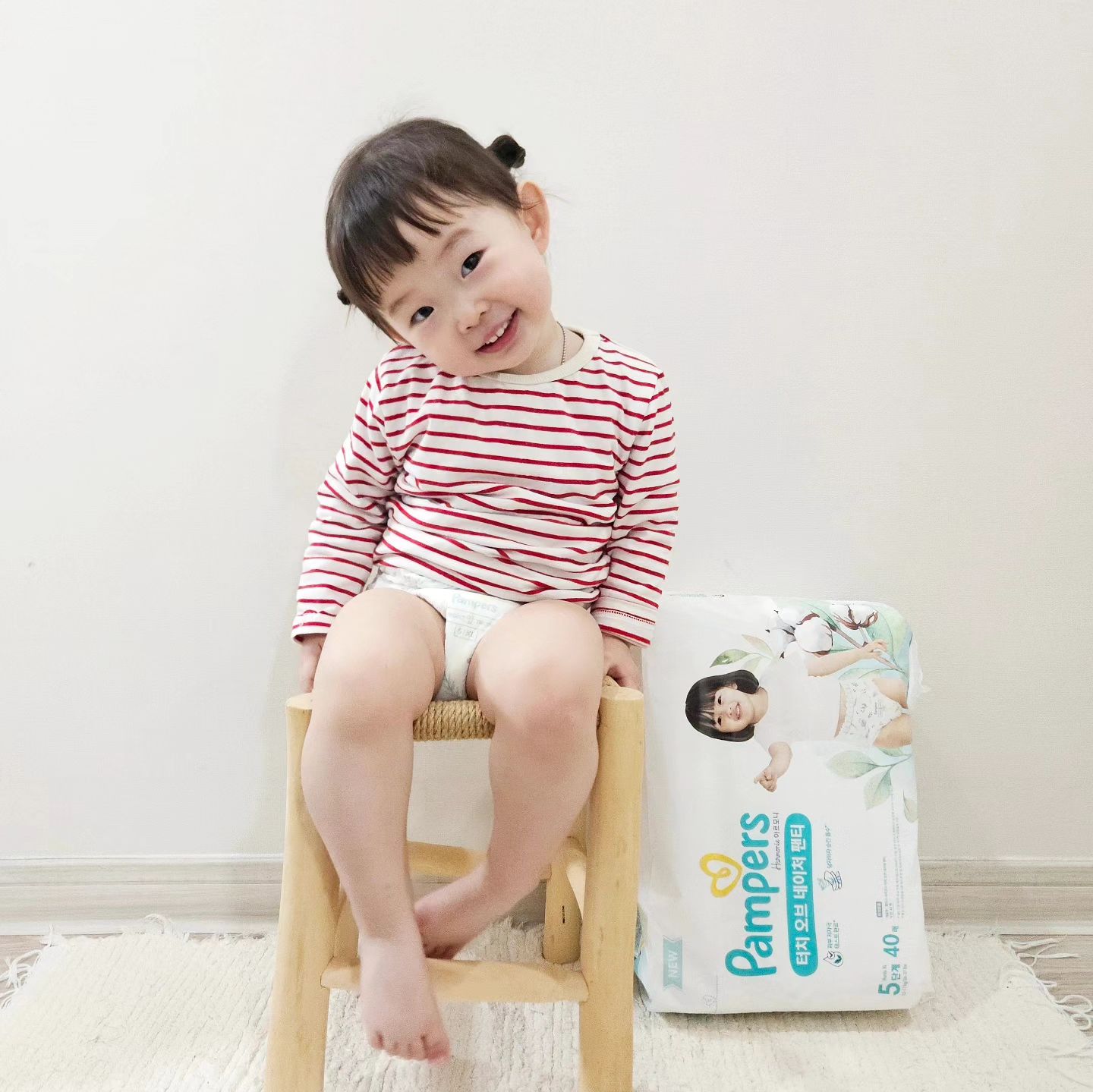#제품제공 #팸퍼스제공 #팸퍼스에서온선물

햇살이가 글로벌 아기 기저귀 브랜드 팸퍼스 터치 오브
네이처를 사용해 보았어요ෆ⸒⸒

팸퍼스는 부드러워 예민한 피부의 햇살이도 발진, 자극 걱정없이 착용하고 흡수력 또한 정말 좋았어요◡̈

축축함을 빠르게 흡수하여 피부 자극 걱정에서 해방되었어요!
피부 저자극 테스트를 완료해 연약한 피부의 아이들도 안심하고 사용할 수 있어요~

우리 아기 팸퍼스 터치 오브 네이처로 뽀송뽀송 지켜주자구요◡̈

ꕤ 피부 저자극 테스트 완료
ꕤ 업그레이드된 부드러움
ꕤ 팸퍼스 1초 흡수층 TM

*제 3기관 피부 자극 반복 패치 테스트(HRIPT) 결과
(민감성 피부라고 응답한 소비자122명 대상)
*부드러운부드러운 감촉을 위해 겉커버에 4%의 코튼 함유
***평균아기소변량을2회테스트한결과
(자사내부실험및제3자 실험결과기준)

pamperskr

#팸퍼스 #터치오브네이처 #팸퍼스터치오브네이처 #팬티기저귀 #프리미엄기저귀 #안심기저귀 #기저귀추천 #2024터치오브네이처