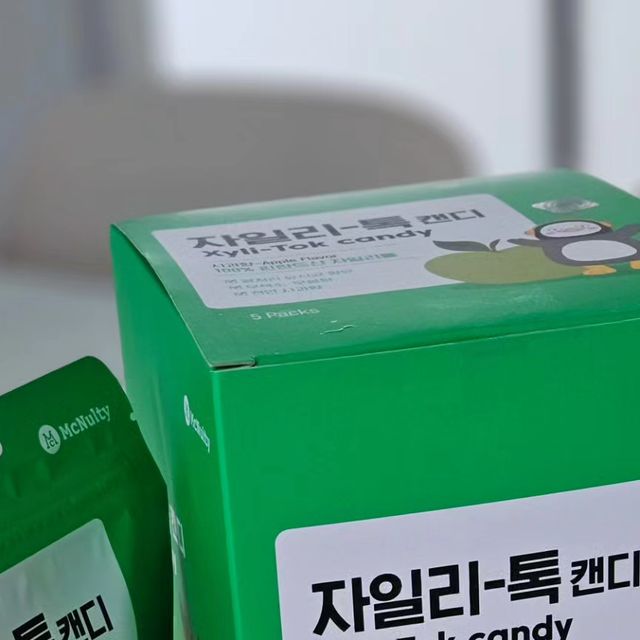 lee on Instagram: "#광고#제품제공 좋은기회로 맥널티에서 [자일리톡]캔디를 선물받았어요. 운이가 평소 간식중에서도 특히 사탕을 좋아하는데 좋은성분의 사탕, 섭취하면좋은 자일리톨성분을