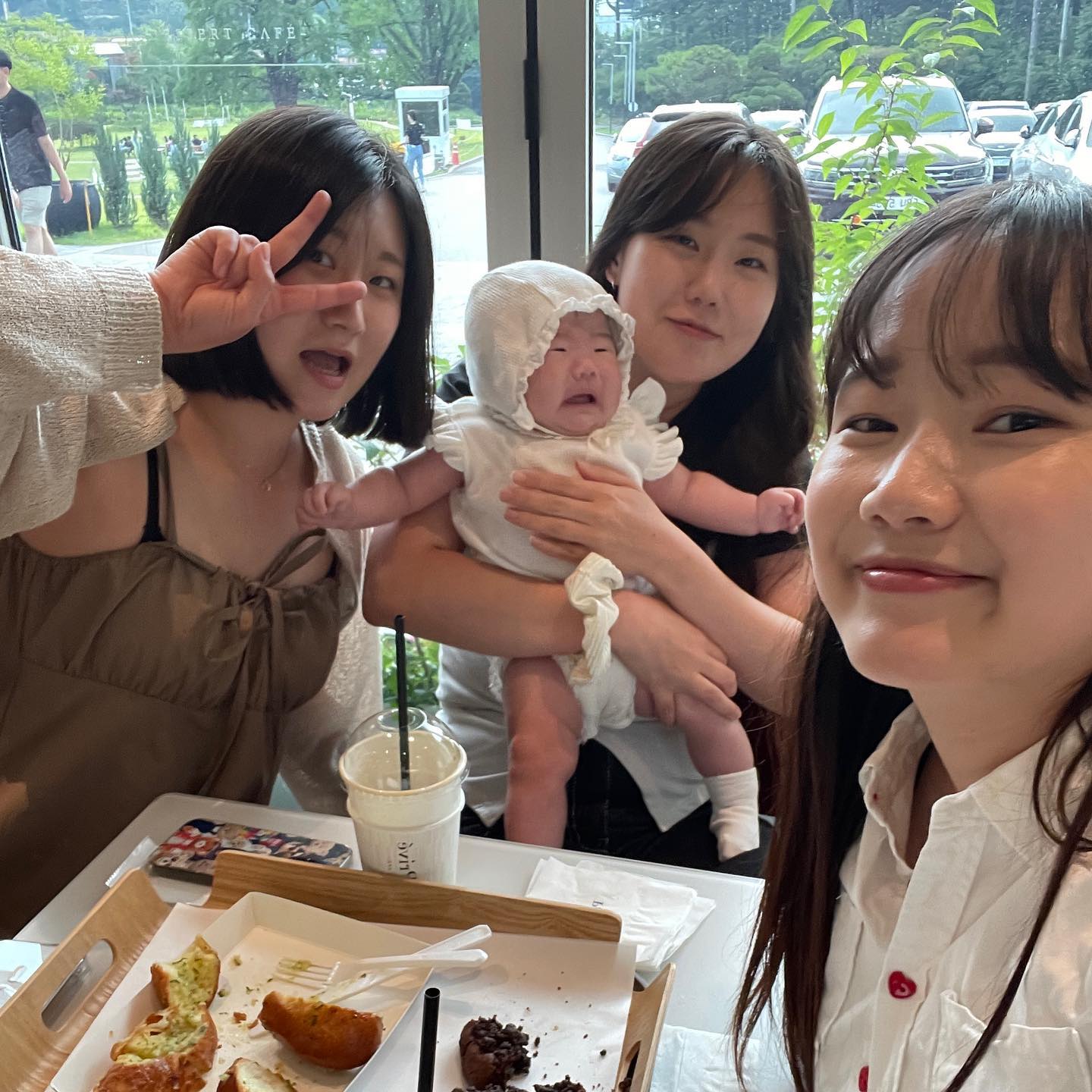 씅난 요정님과🧚🏻
여전히 내 여름밤의 꿈들과 함께..💚