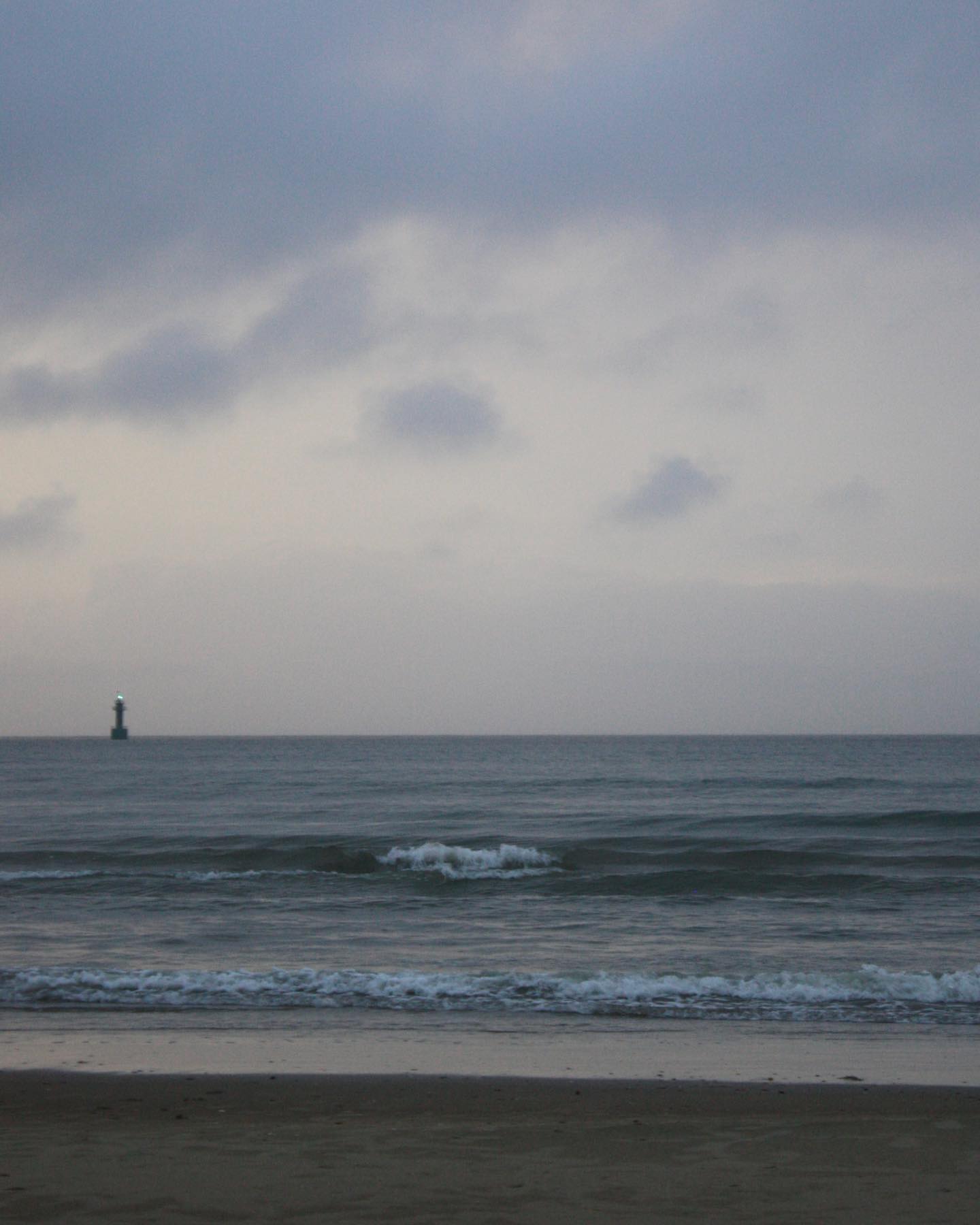 🌊, 🌙, 📷