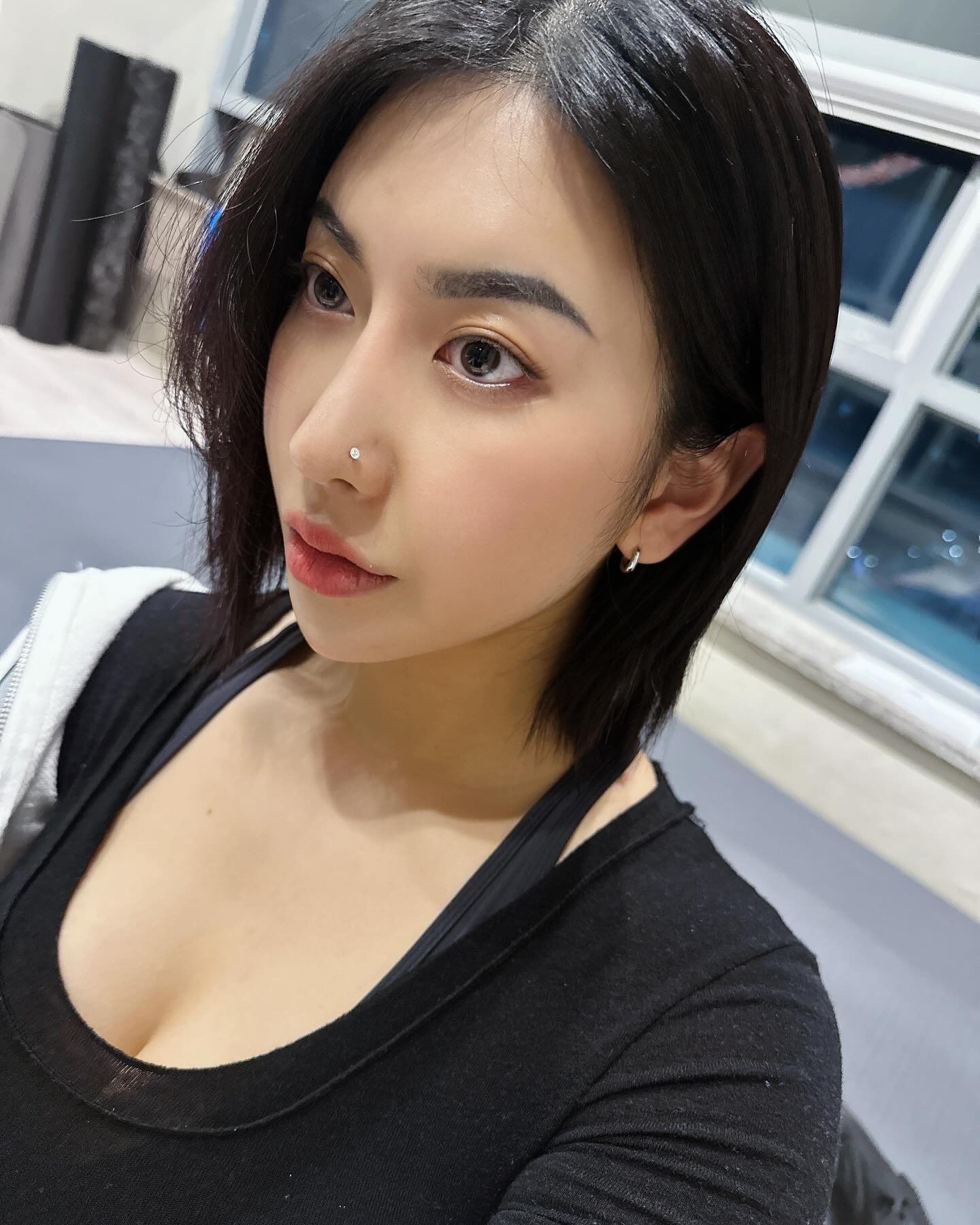 오 머리가 꽤 길었어!

붙임머리 잘하는 곳 추천 받습니다...😊
단발 잠시 안녕 🌸

#붙임머리 #단발 #평생고민