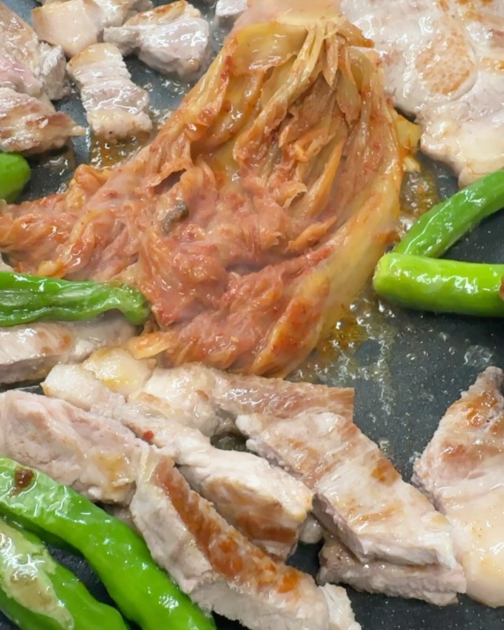 #협찬 이지만 찐맛도리

오랜만에 맛있는 고기!!
우리 집 입맛 까다로운 신랑이
인정한 #제주흑돼지 맛집
덕분에 즐거운 저녁 해결
목살 찐 맛집으로 인정!!
hanbaegdon

고기별로 안 좋아하는 우리 집
꼬맹이들도 맛있게 잘 먹었다
요즘 물가가 너무 비싸서
외식 자제하고 집밥 먹는데
나름 대성공인 거 같다^^
#한백돈 맛있네~

#제주흑돼지 #흑돼지목살
#제주목살 #목살택배
#제품제공협찬 #한백돈