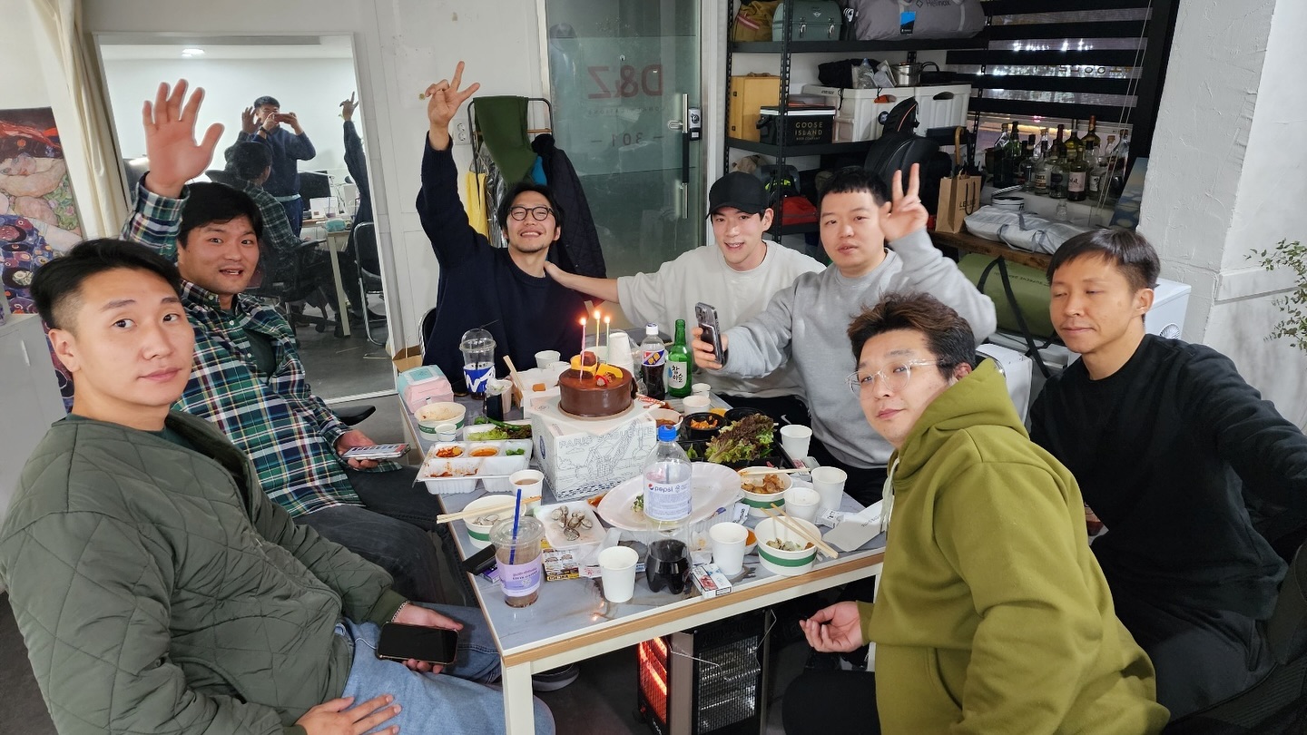 23년 지기들
많이 늙었네 내 친구들
열심히 살자😁

#베프랑 #오랜친구들 #동네친구들과함께