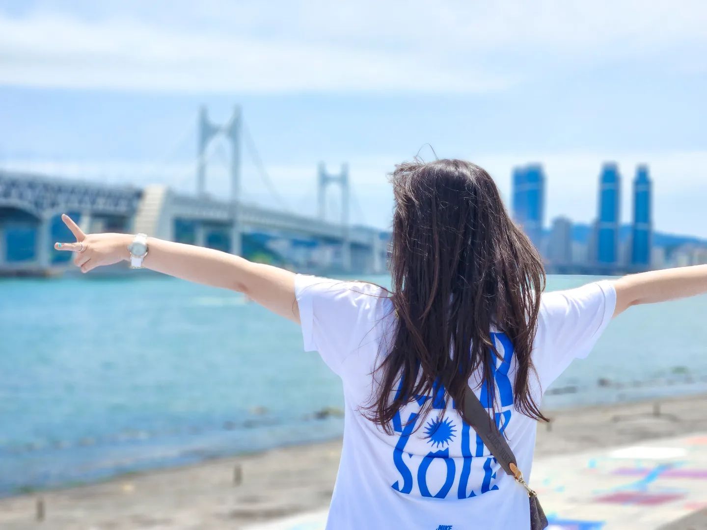 #부산 06.27-28 #기록 
#민락수변공원 #부산핫플 #광안리 
-
해장하러 국밥 먹으러갔다가 배불러서 산책한 김에 📸
너무 좋아서 팔벌리기 🎼🎵🎤