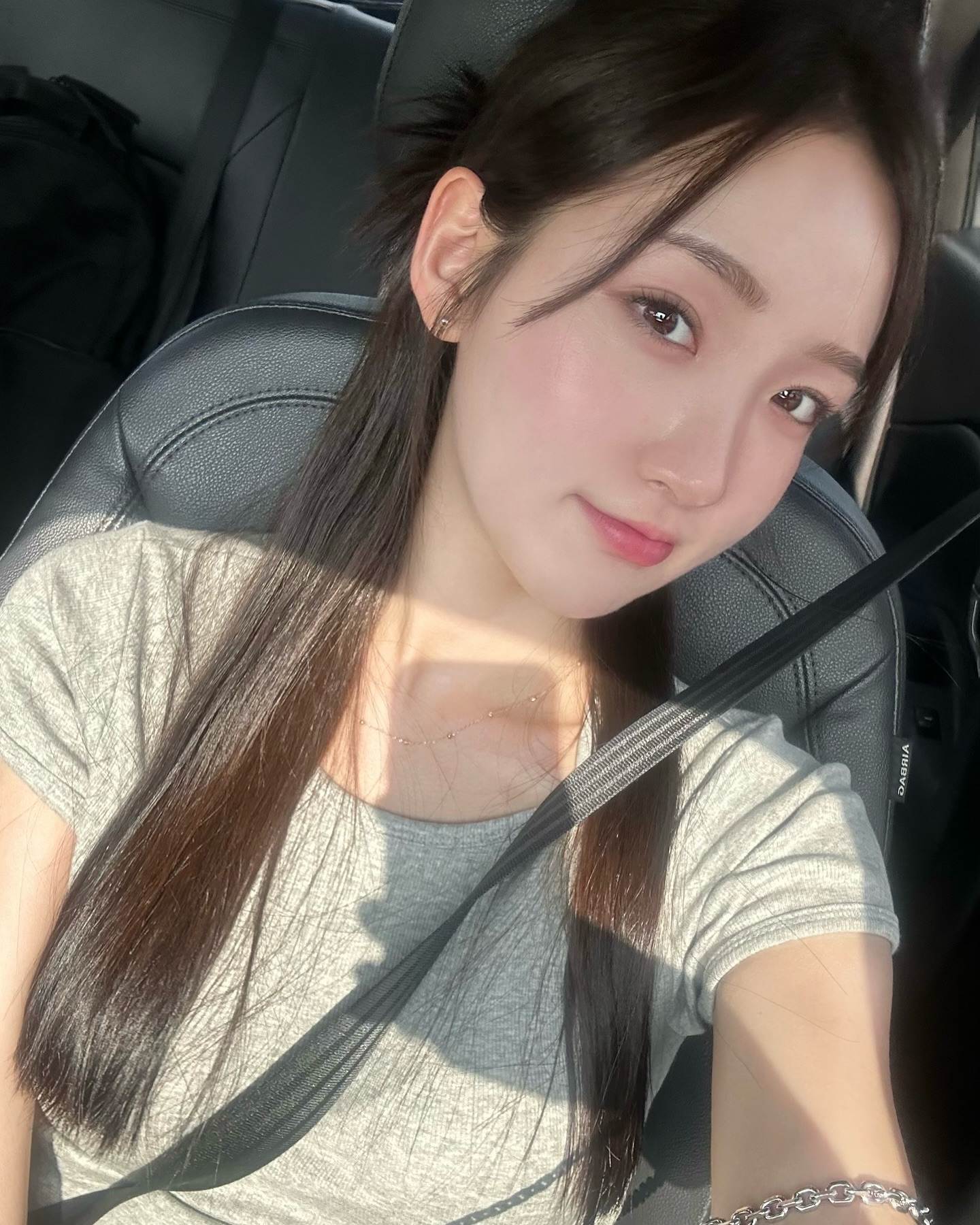 돼지런했던 날 🐷

동해막국수 가면 메밀전에 보쌈, 식해 싸서 먹는 건 선택 아닌 필수 …
근처 카페 메론 빙수도 넘 맛도리
마지막 사진은 경찰 합격한 친구가 빌려준(?) 클로버 🍀