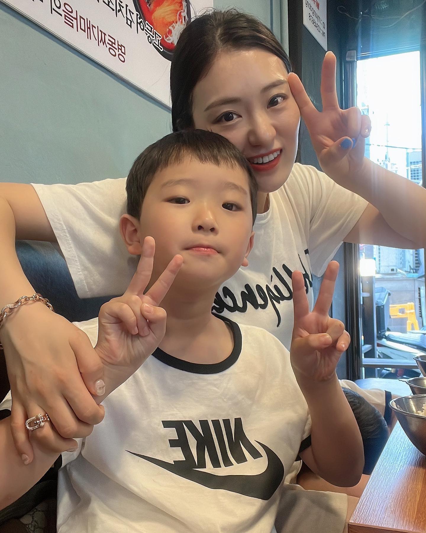 오랜만에 냉삼~ 진짜 매장물건 판매한다고
정신없이 흘러간 3주 ㅎㅎㅎ
바빳눈데 잘먹고 댕겨서 ㅋㅋㅋ 살은 안빠지네요 ㅋㅋㅋ 

밀리 피드 고고❤️#고기먹고 #롤러장 #고고