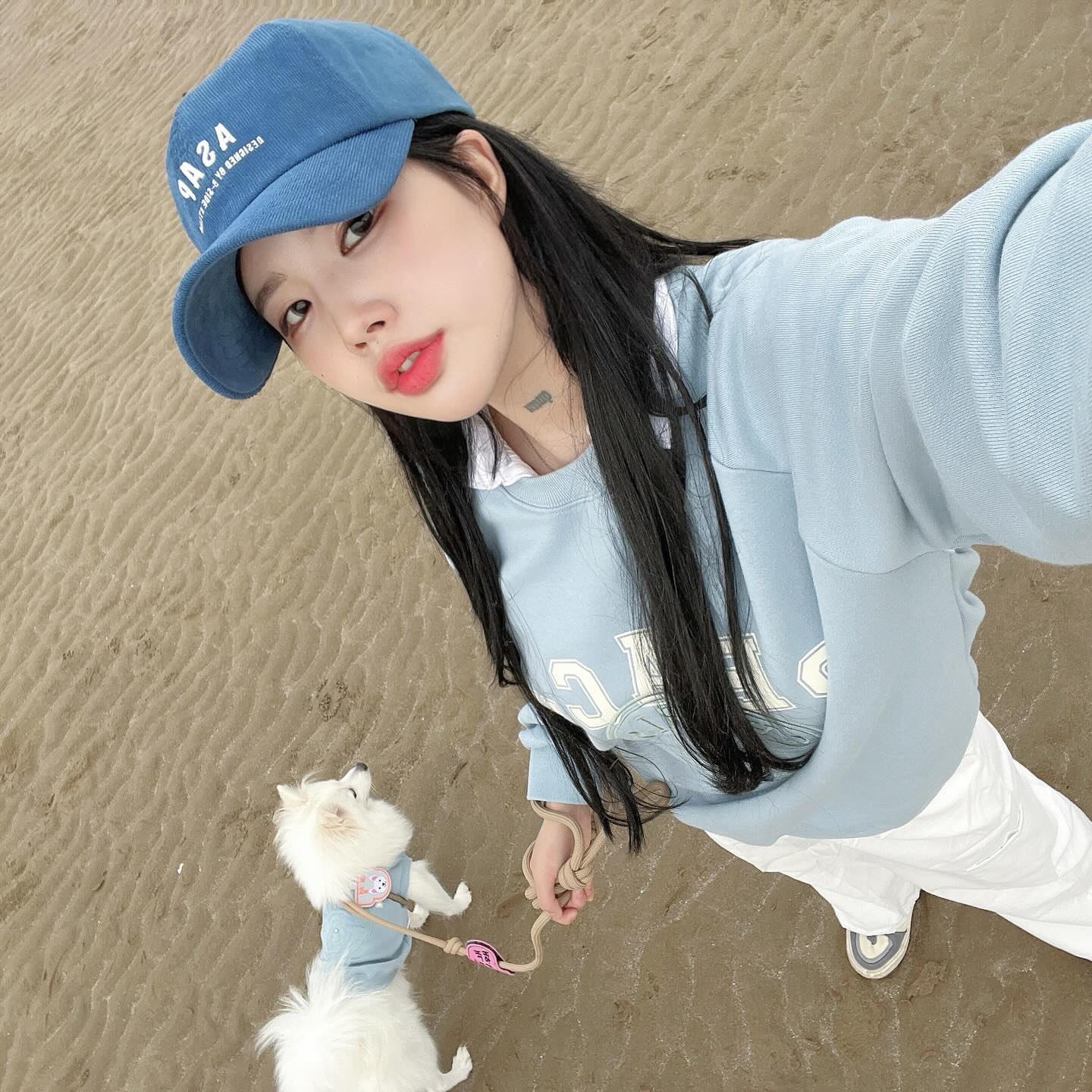 오랜만에 사진을 올리려니까 너무 어색하네용 :) 

다시 한번 달릴 준비를 하며 몸을 아껴주는 중이에요! ‼️

11월 달 부터는 운동피드로 가득가득 차게 하겠습니동☺️