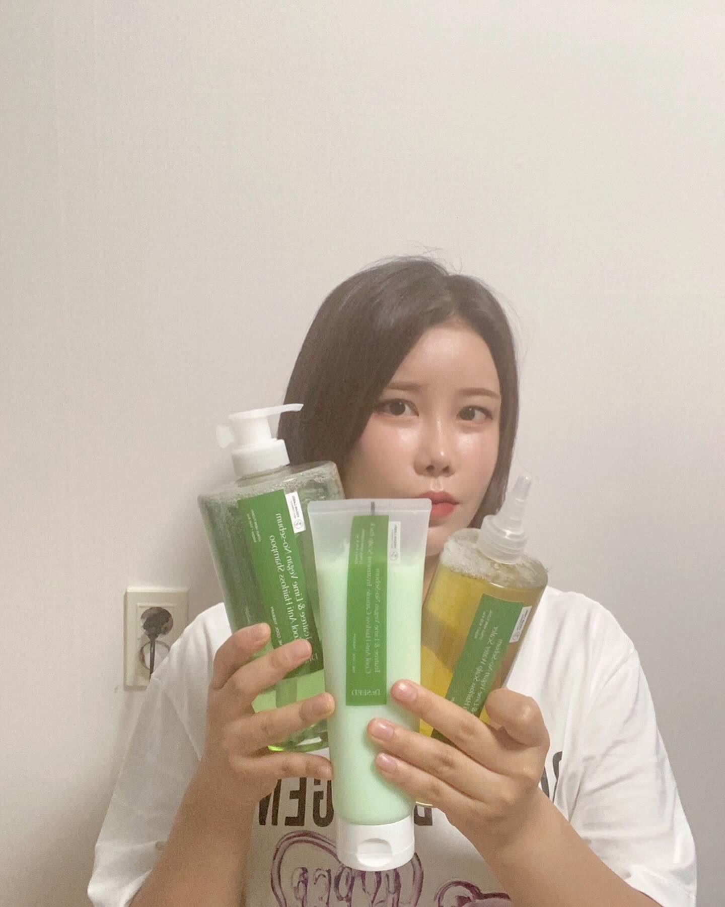 현대백화점 닥터시드 공동구매에 저도 링크를 받게 되었답니다! 현대백화점이 공동구매를 하는데 저도 싸게 살 수 있는 그 링크를 받아 공유하게 되었어요~ 9월 30일부터 10월 6일까지 7일동안만 진행한다고 하더라구요! 정상가격 72,300원인데 공동구매가 24,900원(할인율 67%)입니다.
제품구매시 현대백화점 쇼핑백이 함께오구요~ 탈모샴푸로 두피도 지키고 쿨링이 있어 시원하게 사용할 수 있어요:)

#닥터시드 #공동구매 #티트리쿨샴푸 #현대백화점 #탈모샴푸 #두피샴푸 #지성샴푸 #쿨샴푸 #샴푸추천 dr.seed_official