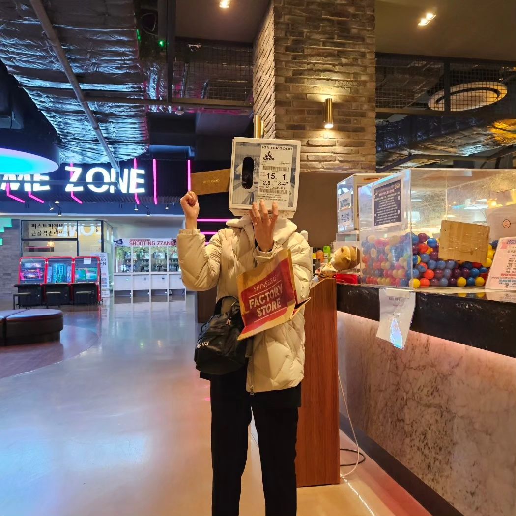 캡슐맛집💘
⠀⠀
⠀

실습 끝나고 밤10시에 원정가기..🤣
⠀
가까운곳 가자고 할줄알았더니 여의도가고싶대서
나야 좋지뭐,,했는데 건해깜짝등쟝ㅎㅎ
못볼줄알았는데 얼굴보ㅏ서 기분업,, 덕분에 뽑운듯🙄
가만보면 나보다 서프라이즈 더 죠아해,,
⠀
밤에 6겜치기 넘무 힘들었는데 
볼도 뽑고 상품권도 뽑아서 햅삐💞
⠀
가면 늘 잘챙겨줘서 곰아워 살빠진 성우,,
kpba.bong.983
⠀
⠀

🍀슈퍼노바볼링티셔츠 supernova_bowling ⠀
⠀

⠀
⠀

⠀

⠀
⠀
⠀
#볼링스타그램 #bowling #볼린이 #여자볼러 #볼링 #퍼스트비앤피 #여의도 #여의도퍼스트비앤피 #볼링자세 #연습 #매드볼링 #슈퍼노바 #슈퍼노바볼링티셔츠 #볼링티셔츠 #캡슐이벤트 #원정볼링 🎳