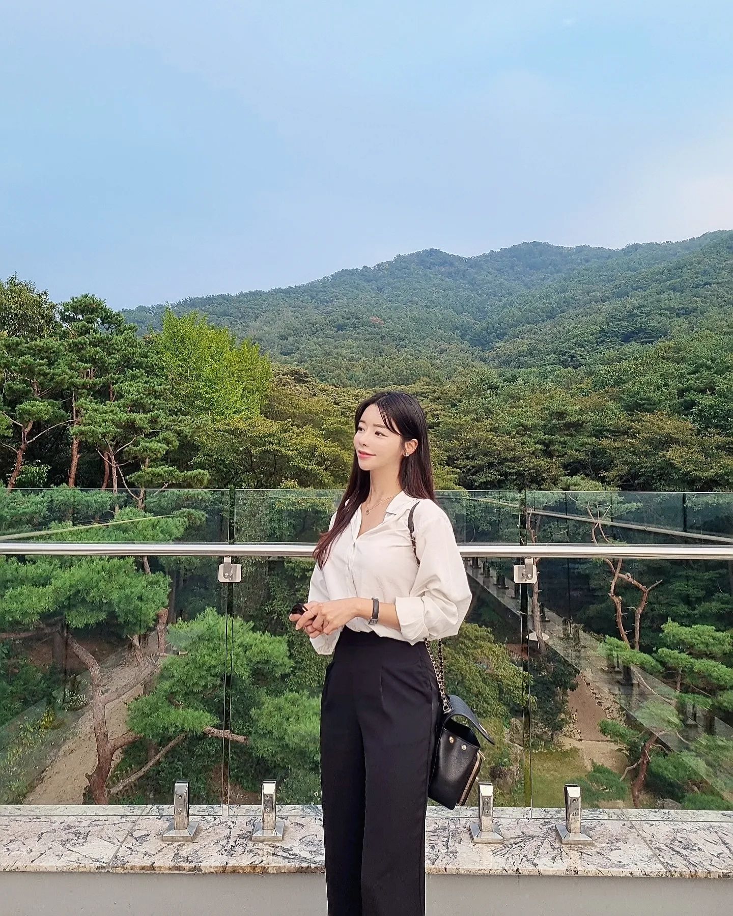 ⠀
해질녘에가서 노을보고 야경까지 🩶
야외 정원이 너무 예뻤던 대형카페☕️
⠀
⠀
⠀
⠀
⠀
⠀
⠀
#키스톤스피시즈
#남양주대형카페