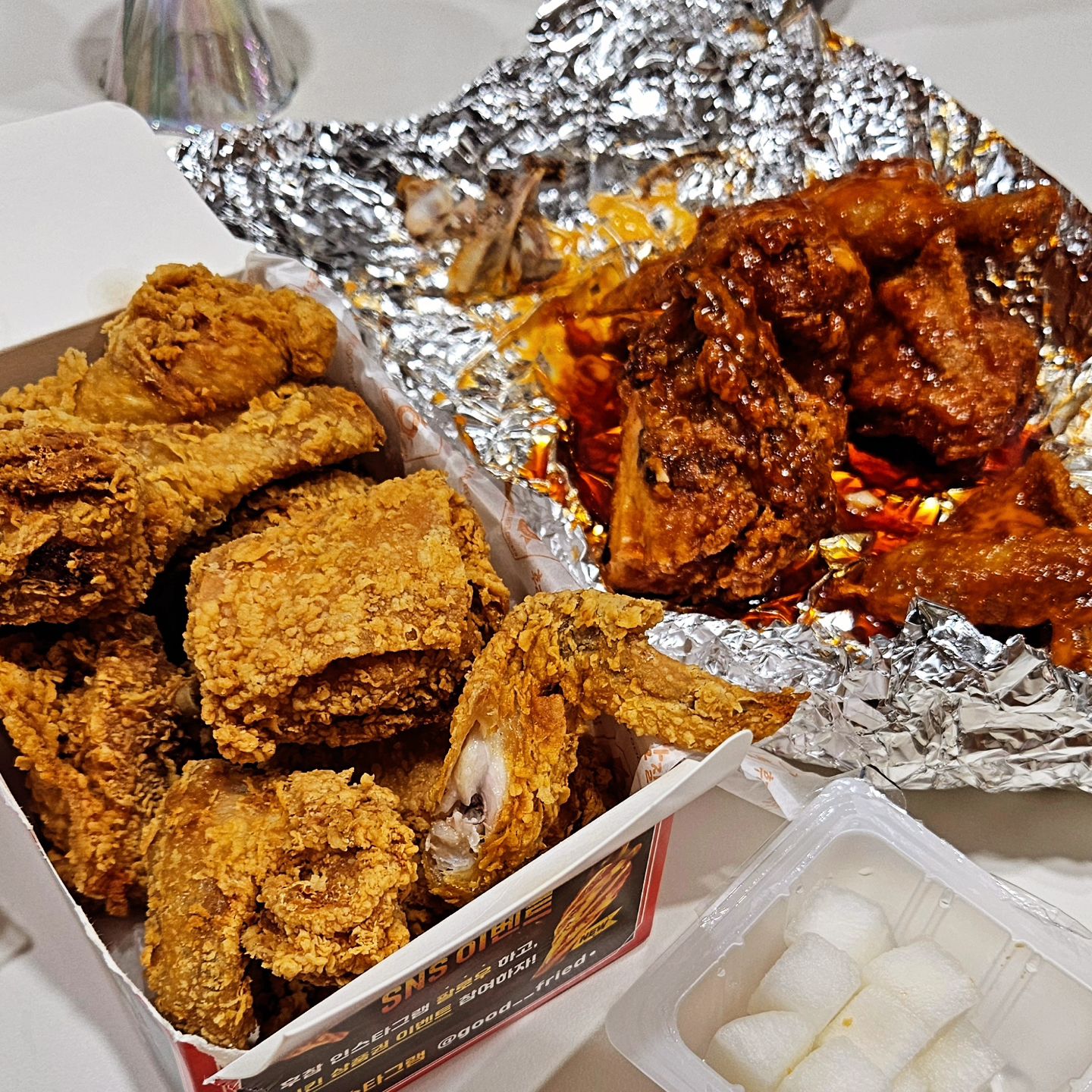 #광고
신속 정확 우리는 누구? 배달의민족🛵
배달의 생명은 빠름빠름 그래서 더 맛있다 치킨🍗

inflca #배달의민족 #맛집 #배달 #배달맛집