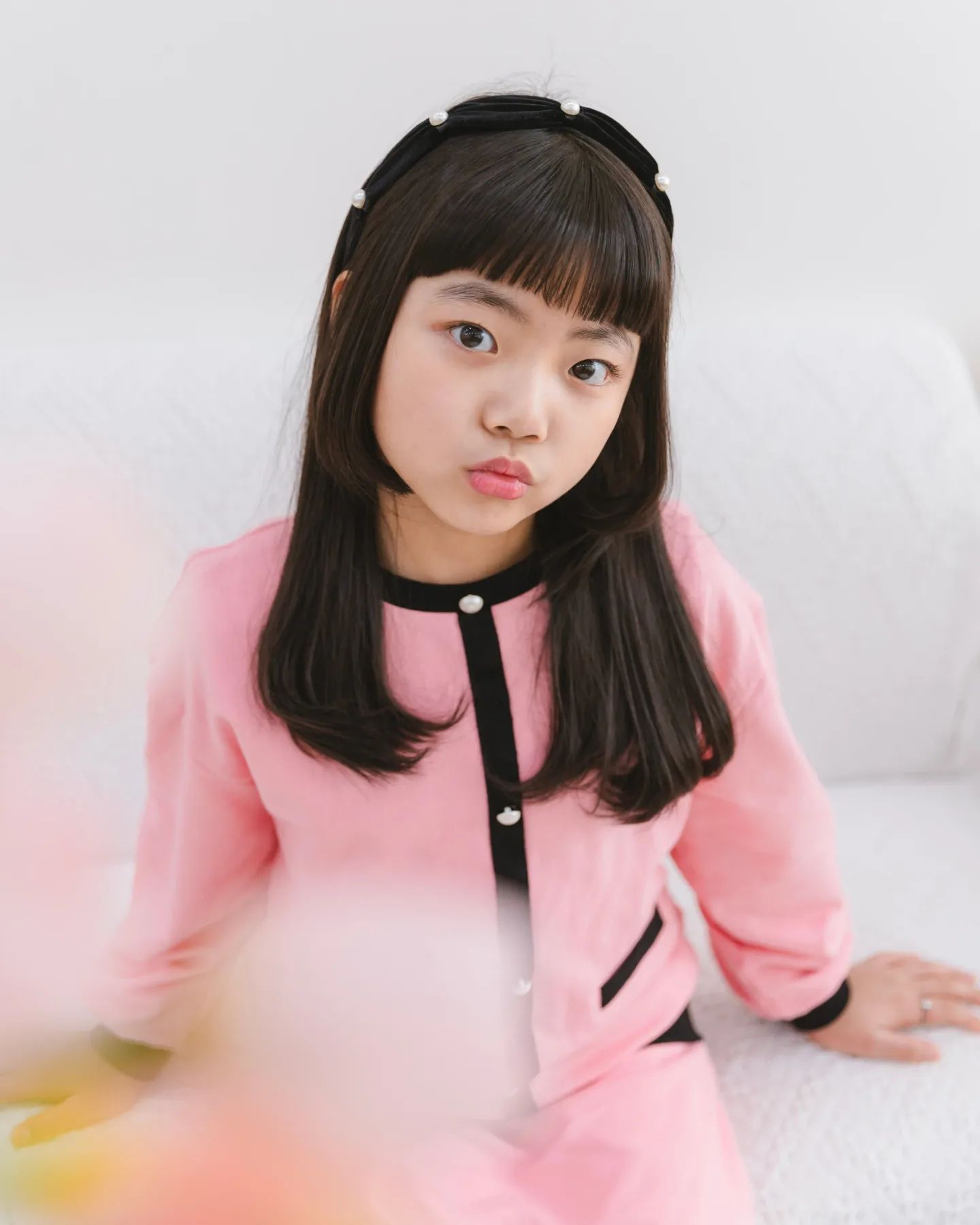 #육아기록
⠀
하윤이는 오늘 학교에서
내자랑발표회가 있는 날이에요😌
⠀
하윤이가 정말 좋아하고
친구들보다 잘하는 것이 뭐가 있을까
진지하게 고민해보다가!
⠀
역사를 좋아하는 하윤이는
역사의 한 날에 대해
친구들에게 소개해주기로 했어요😌
⠀
ppt는 하윤이가 만들기 어려우니 만들어주고
대신 대본은 하윤이가 친구들에게
이야기해주고 싶은 내용을 직접 적어서 완성했다죠📚
⠀
열심히 연습도 했으니 잘하고 오길❤️‍🔥
⠀
⠀
#내자랑발표회 #수행평가 #엄마스냅 #인물스냅 #키즈스냅