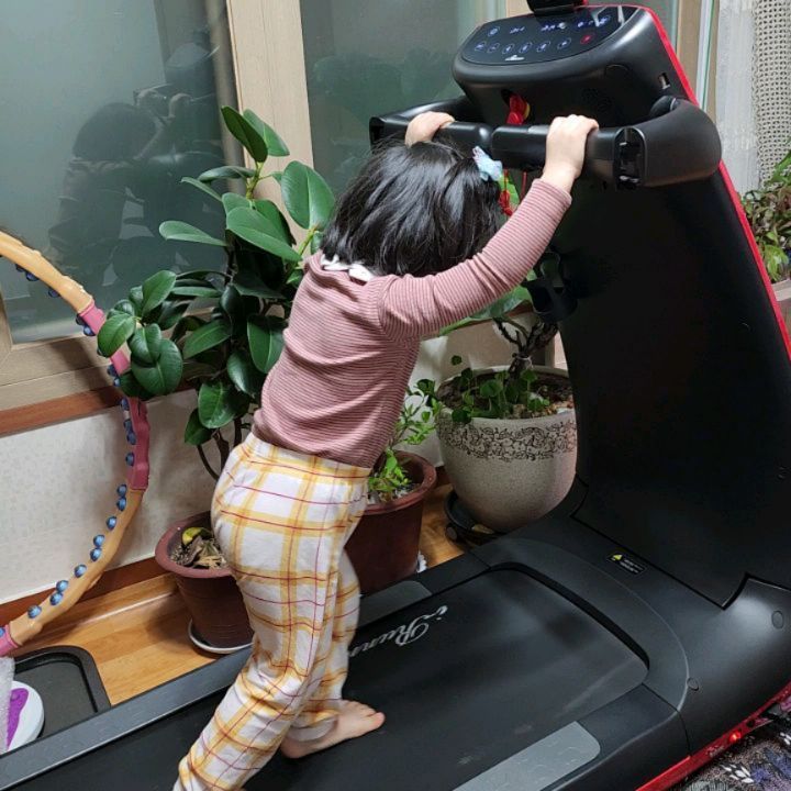 우래기랑 시골❤️ 
놀거없지만 잘 놀아주는 내새끼 
오늘도 혼내서 미안
새해복많이받으세요 ❤️ 

#육아 #육아스타그램 #애스타그램 #아이와함께 #명절 #아기스타그램 #육아맘 #시골육아 #시골집