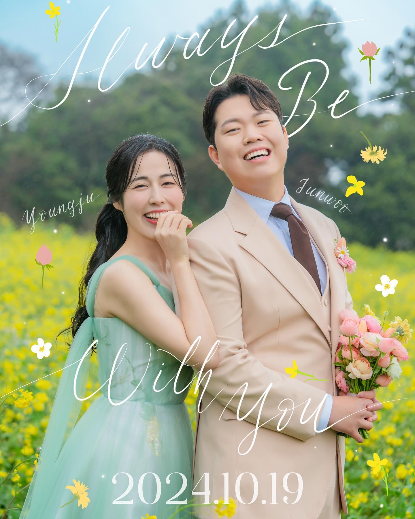 포토테이블을 풍성하게 꾸며보고 싶어서 하게 된 웨딩포스터🤭
똥손이라서 이렇게 귀엽게 꾸미는 건 소질 없는데, 뚝딱 일주일 안에 완성시켜주신 덕분에 비즈하우스 쿠폰 사라지기 전에 인화주문🩵🏃🏻‍♀️
abcalli_design 1+1 웨딩포스터 진행 중일 때 달려가세요!! 진짜 예상치도 못하게 예쁘게 꾸며주셨어용