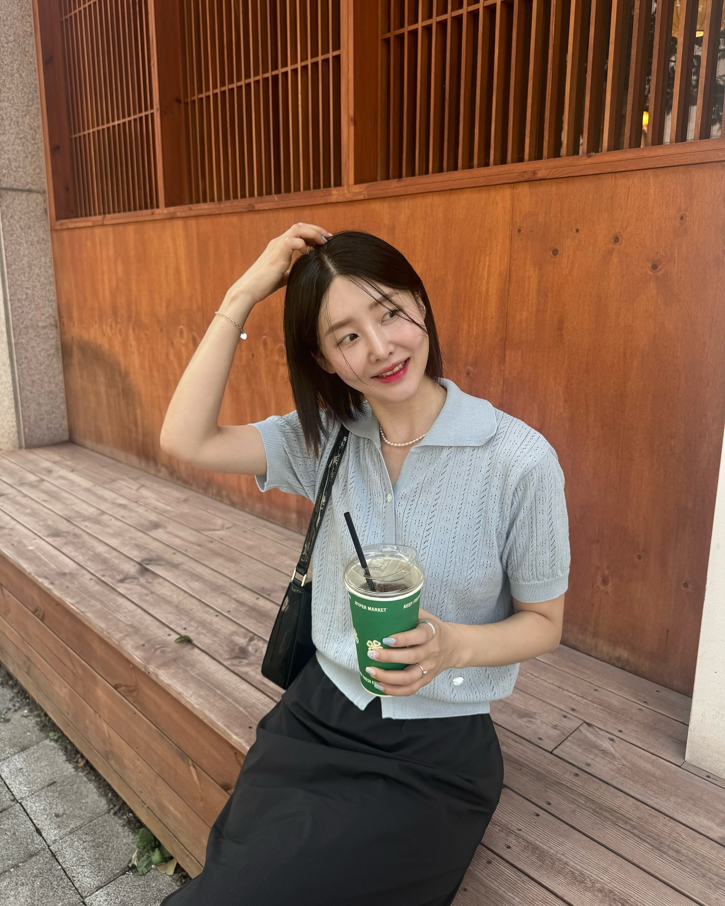 내가 좋아하눙 소라 니트 🩵 카라도 귀엽구 원단도 톡톡한게 맘에 쏙 든다 말입니다요 ~~ 이제 제법 사진도 잘 찍어주는 우여니🤓