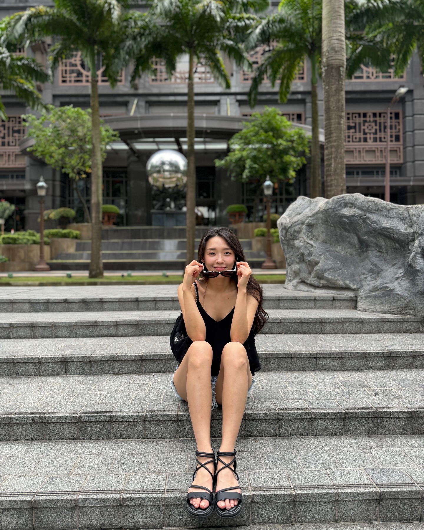 까꿍😎
.
.
.
#singaporeinsiders 
#ootdfashion
#summervibes