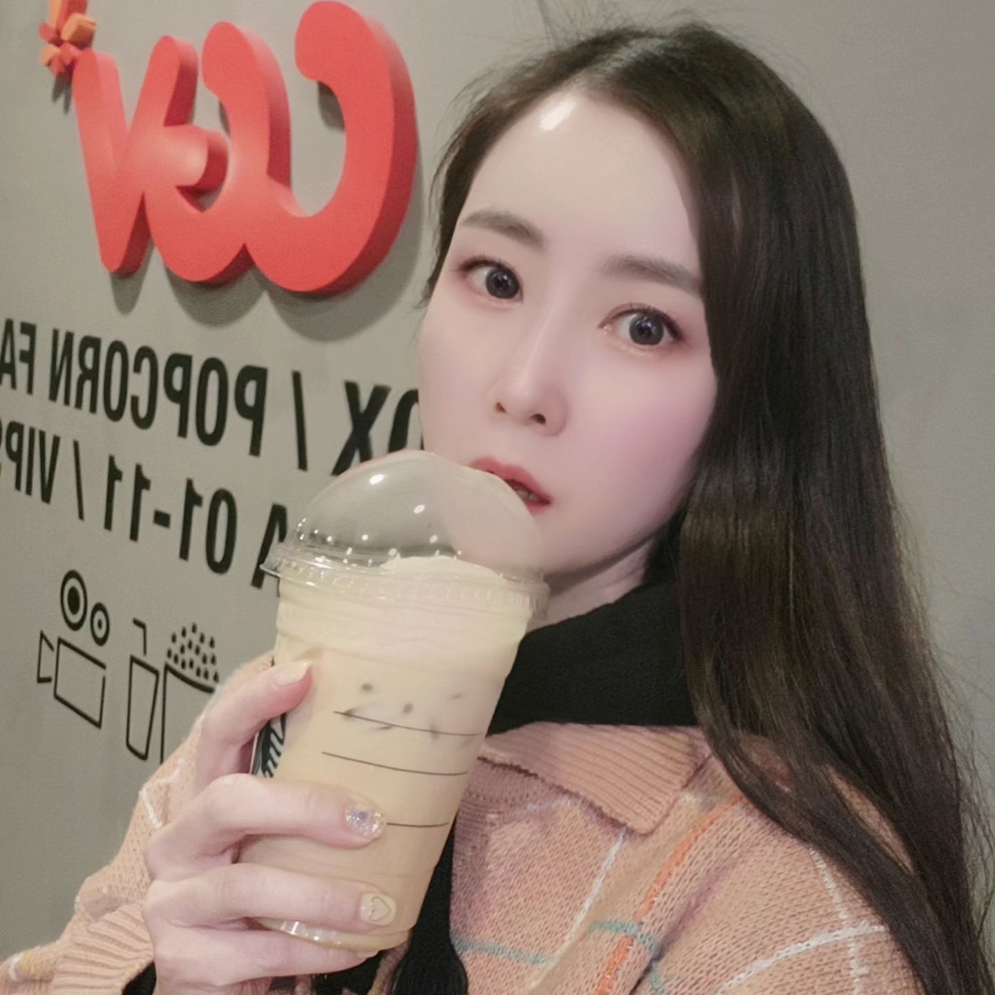 #듄
첫번째 아예안보구 봤는데두 볼만했어요!
보다봄 내용이 이해가요ㅎㅎ
스벅에 크림라떼 넘맛나요
휘핑듬~~~~쀽은 내스탈🤤

#영화#cgv#취미#셀피