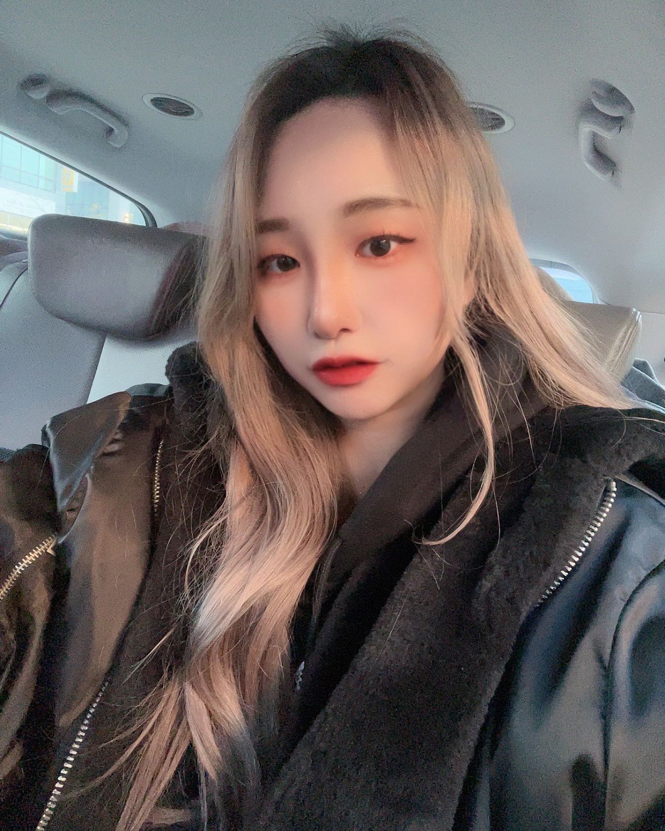 _
올만에 피드 겸 생존신고
.
이래저래 살고있습니다🙂