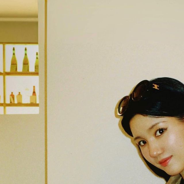 Millie on Instagram: "#광고 비바브라운(@vivabrown_official )의 24S/S 고품질 비건 스웨이드 자켓 2Way 지퍼와 하이넥으로 편안한 착용감은 물론 웨어러블한 기능까지¡! 데일리 간절기 아우터로 추우천