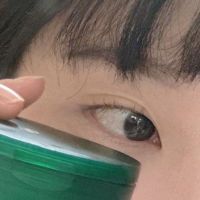 윤정 | hush on Instagram: "#광고 @medicube_korea [ 메디큐브 ] 슈퍼시카 딥 클렌징 밤 🌱요철 줄여주는 클렌징밤 🌱 국내 최초로 병풀 가루가 들어가있어서 저자극 딥클렌징에 도움 🌱 정 보습 특