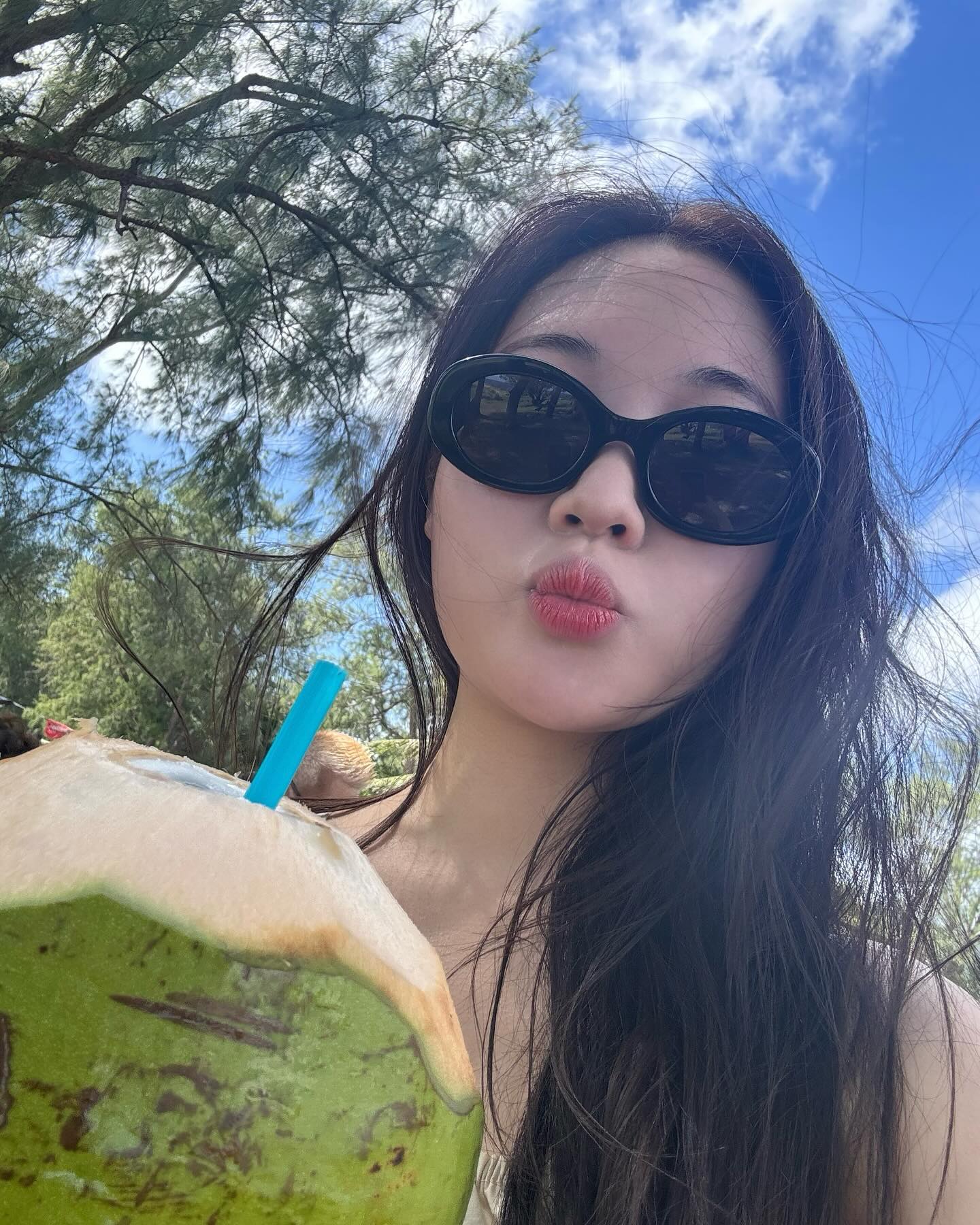 생각보다 맛있었던 코코넛😋🥥