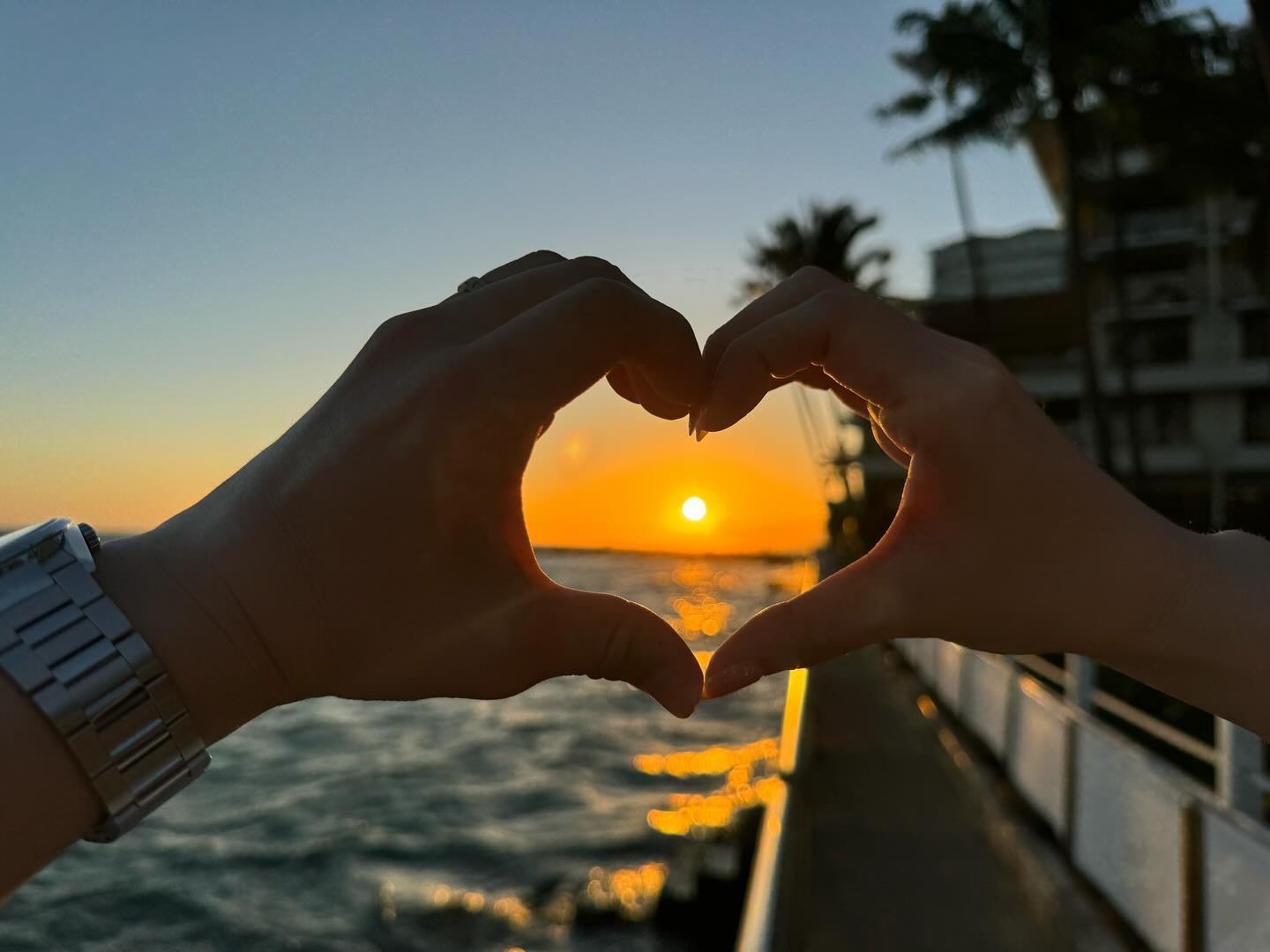 와이키키 노을 ..The.. love...(⁎⁍̴̆Ɛ⁍̴̆⁎)
