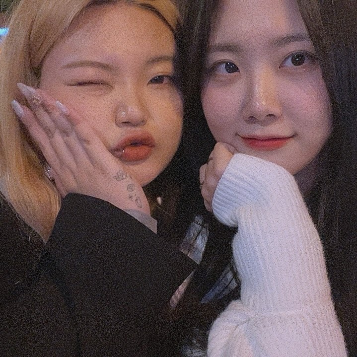 회사에서 제일 이쁜 옆자리 그녀