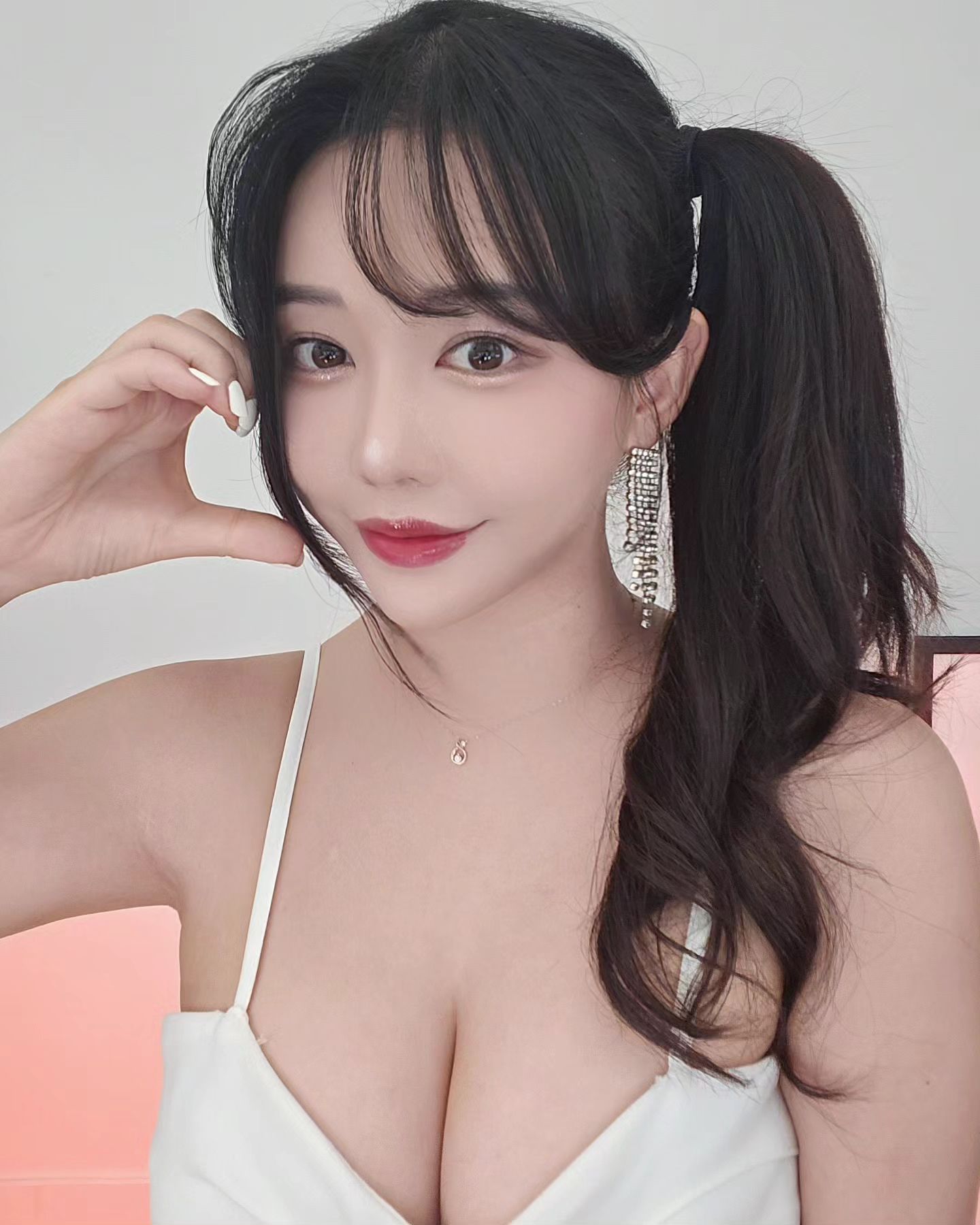 머리 묶을려고 앞모리짤랐지 😉
