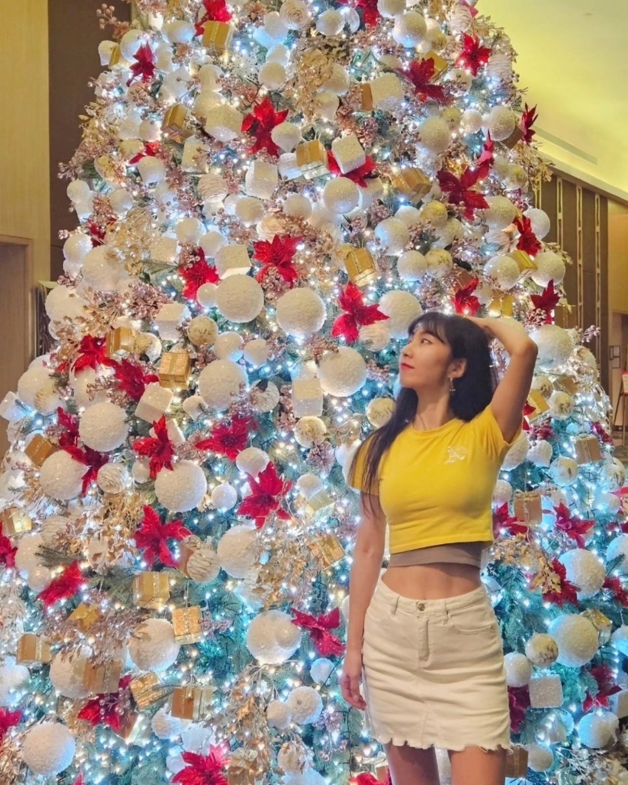 #여기는괌
ㅡ
여름 크리스마스 트리라니 🎄
괌에 있는 게 실감났던 순간ㅋ
ㅡ
만찬을 앞두고 이때만 해도 사진 찍고 신났었지ㅋ
몇 시간 뒤 호달달달 😱
ㅡ
#2023괌여행 #dusitthani #guam #christmas #AIA프리미어파트너스