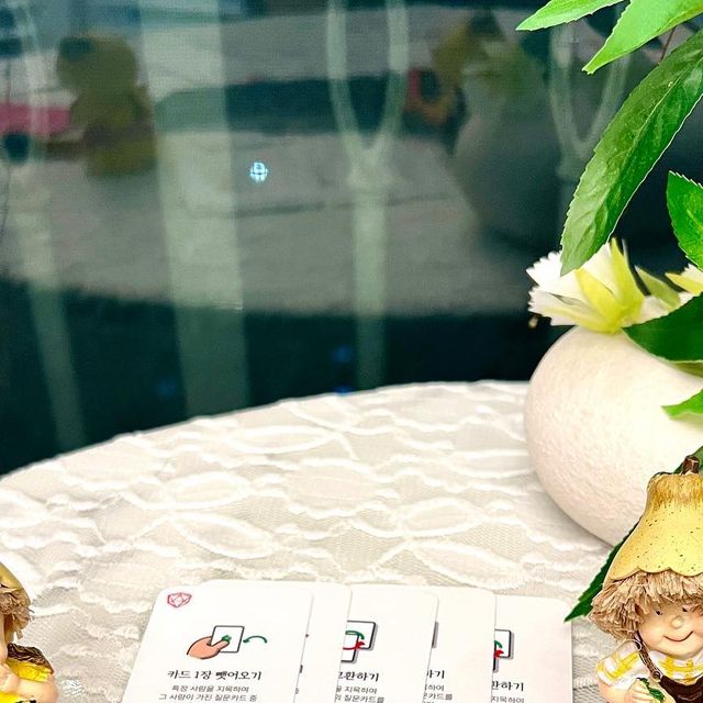 Ten Gilrian on Instagram: "#광고 #젬톡커스텀카드 🌈요즘 제가 몸이 많이 안좋다보니 짜증도 많아지고 남편과 데면데면.. 땐땐한상황이라~~ 조금 미안한 마음도 들더라구요.. 🤣🤣 🌈그래서 오