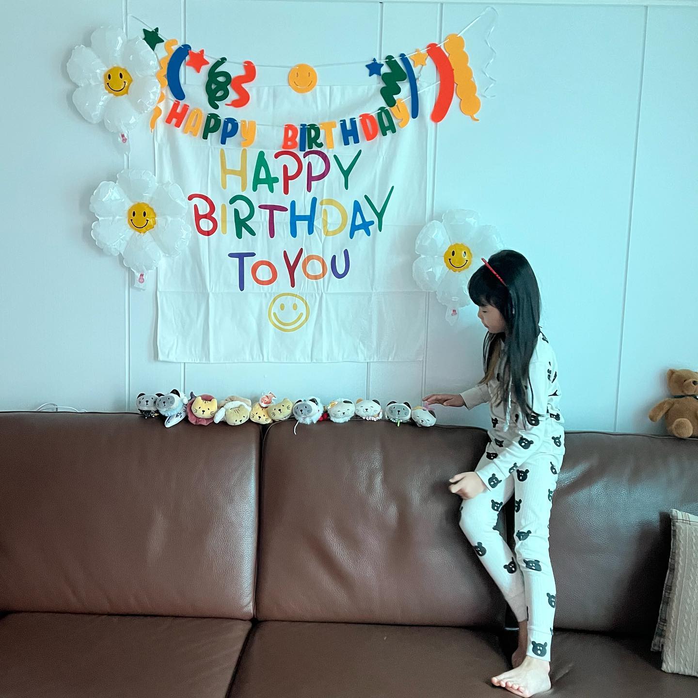 니 올개 몇이고👵🏻

👧🏻아곱살인데예

#아홉살인생

계획도 없고 선물도 없고 장도 안봐서
마음이 초조하구만
나가볼까😊🧡