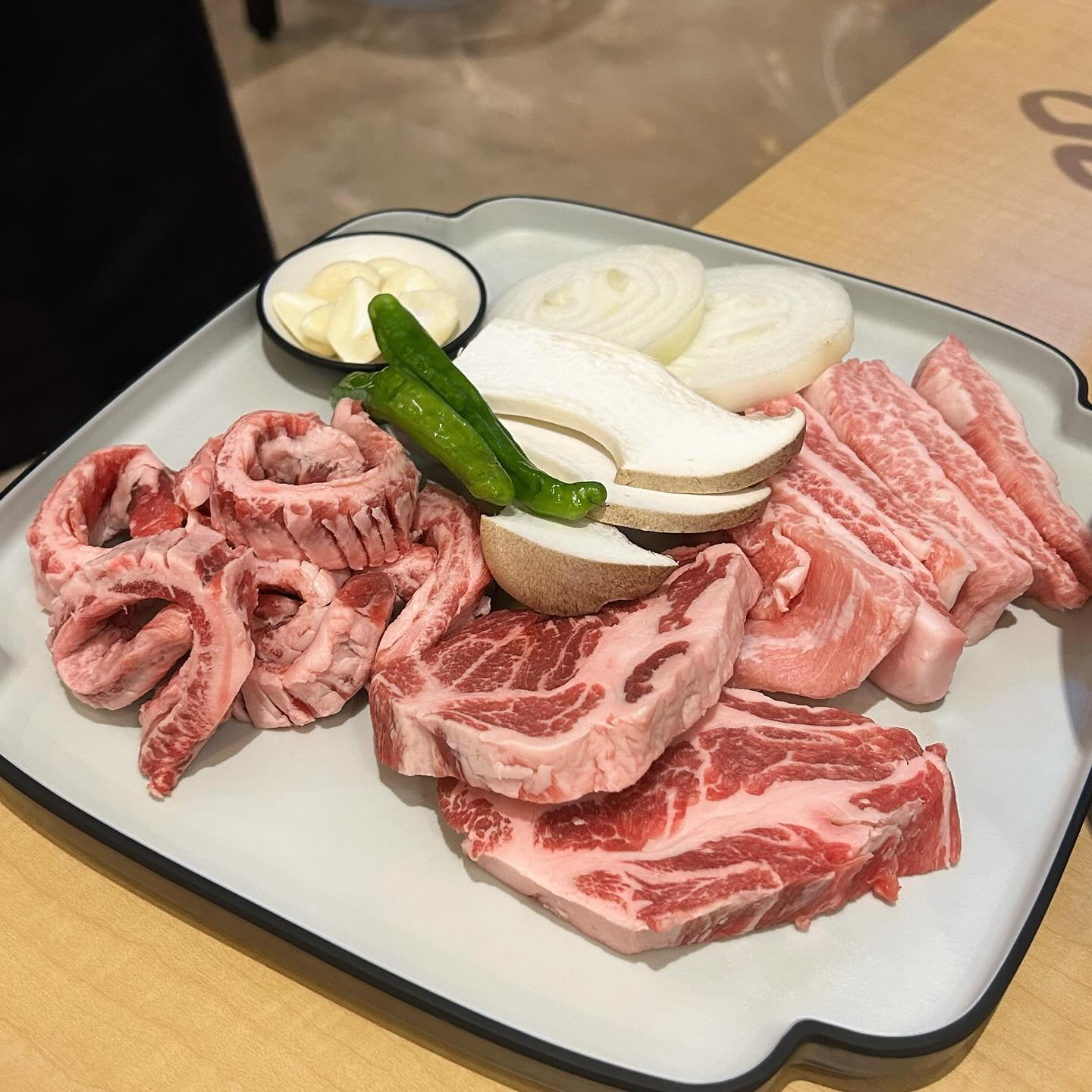 육화만개✨

베요타 블랙라벨 이베리코를 #계양구청 
에서 맛볼 수 있어요 🐾
하밍꾸 pick 
이베리코 3-4인 세트 51000원 
새로 2병 10000원 
갈비살이 😆 너무 맛있어용 
-
-
-
-
-
-
-

#foodphotography #foodstagram #mukbang #계양구청맛집 #계산동맛집 #계산동술집 #계양구맛집 #먹스타 #먹방
#저녁 #먹팔환영 #먹팔댓글 #고기 #고기스타그램 #인천맛집 #❤️