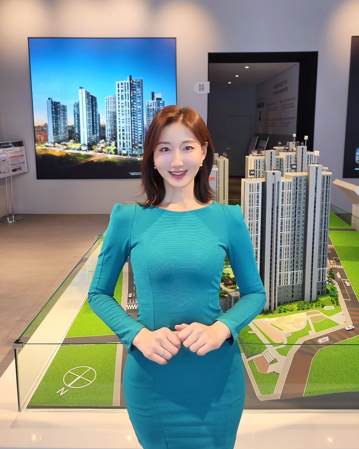 2023년 마지막 촬영은 인천광역시 교육청 유튜브, 2024년 첫 촬영은 인천 분양광고🙋🏻‍♀️ 이정도면 진짜, 인천과 특별한 인연 아니냐며🤔🤔!!!!

❤️‍🔥#라뷰티코아세이엇데이청담 rabeauty_saydayofficial
💄babehwaaan
🪮 sangwon__n

#인천광역시 #분양광고 #새해촬영
#조윤하아나운서 #책추천하는아나운서