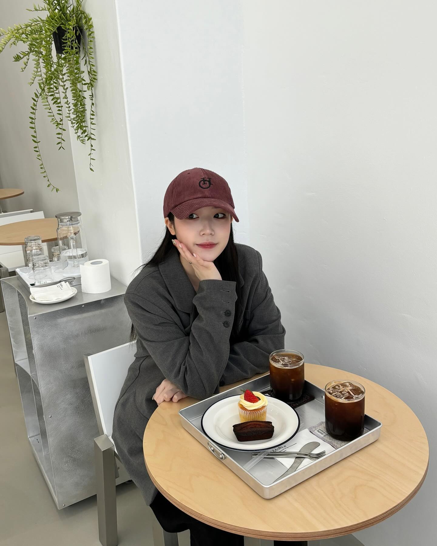 #협찬 overhat.offical 

맘에 드는 모자 발견 .ᐟ 🧢
F 사이즈 착용했고 오버햇은 오버사이즈 볼캡이 시그니처래여 🫢
편하게 써주기 딱이햐 ♥

#오버햇 #OVERHAT #오버사이즈모자 #오버사이즈볼캡 #볼캡 #코듀로이볼캡