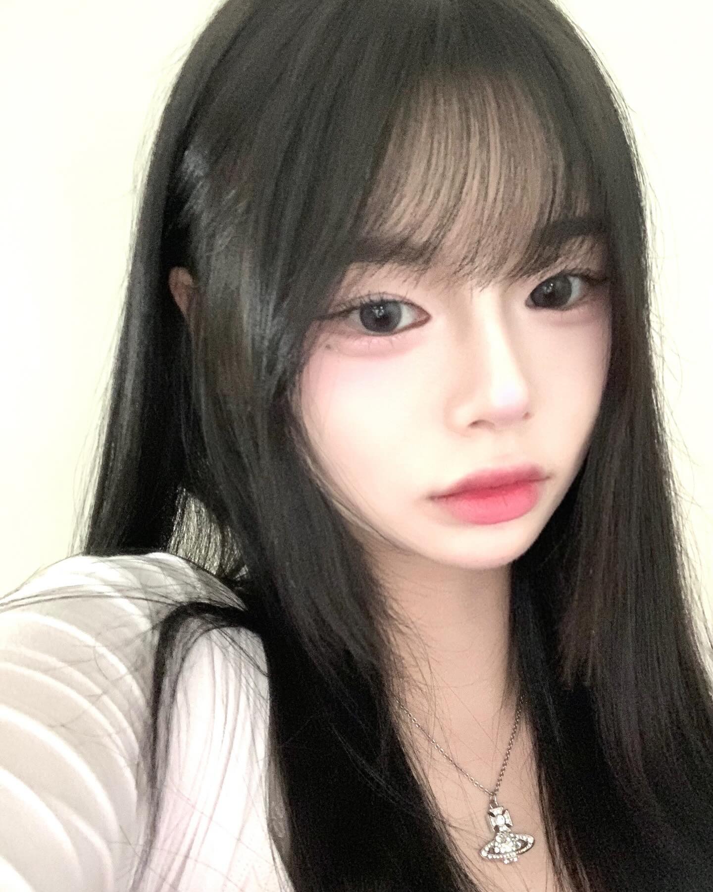 #제품협찬 myfipn 

맘에 들어서 두번째 협찬 받고 있는 렌즈 🫧🤍

#마이피픈 #피픈 #글리아애쉬 #그레이렌즈
