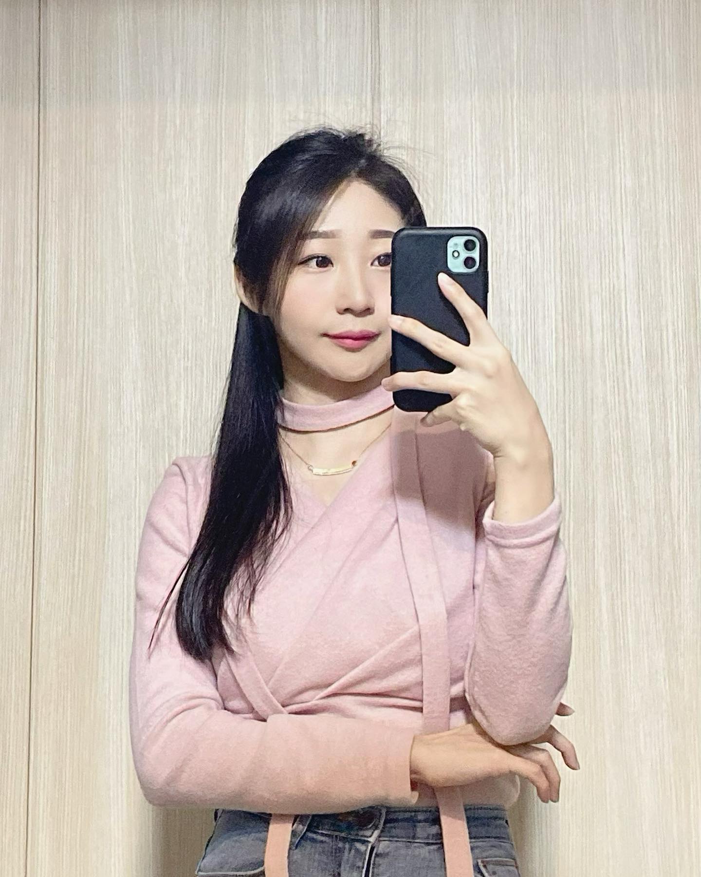 오늘 왤케 춥데여?! (ˊᵒ̴̶̷̤ ꇴ ᵒ̴̶̷̤ˋ)و
롱패딩 입고왔는데도 추워..
감기조심해요!