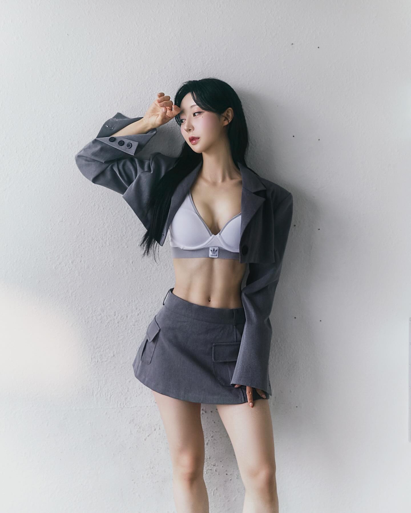 🔊단백질 쉐이크 드시는 분들 주목 ‼️

단백질을 놓치지 않으려 저도 항상 단백질 쉐이크를
챙겨먹는데 시중에 나와있는 제품들이 당 함량이 높은 
제품들이 너무 많더라구요..!!

그 래 서 올리브영에 파는 단백질 쉐이크들을 
모아모아 제가 직접 비교해봤어요..!

단백질 함량은 디에티와 비슷하지만 ,
당 함량이 너무 높아 깜짝 놀랐어요😭😭

다이어트 하실 때 당이 최대 적인거아시죠..?

단백질 쉐이크 드실거라면 이왕이면
당 함량은 낮되, 단백질 함량은 높고, 
성분은 빵빵한 제품으로 드세요❤️

🌾곡물맛 쉐이크 - 당1g, 단백질 23.4g
🍫초코맛 쉐이크 - 당2.4g, 단백질 21.5g

✅기타성분으로 비타민 B1, B2, B6, 비타민C, 비타민E, 비타민A, 엽산, 칼슘, 철분, 아연 까지..✨

식사대용 한끼로 손색이 없는 영양소‼️
쉐이크 안에 다른 제품들과는 다르게 
콜라겐 pop+견과류가 들어있어
씹는 식감도 있어 포만감을 높여준답니다❤️

⭐️한번 드시면 끊을 수 없는 디에티쉐이크!
단백질 쉐이크 유목민이었던 저도 디에티 한번 
접하고 완전 정착해버렸지 모예요😁😁
건강하고 간편하게 단백질 섭취해요😉💕

📌프로필 링크 통해 지금 구매 가능합니다‼️
